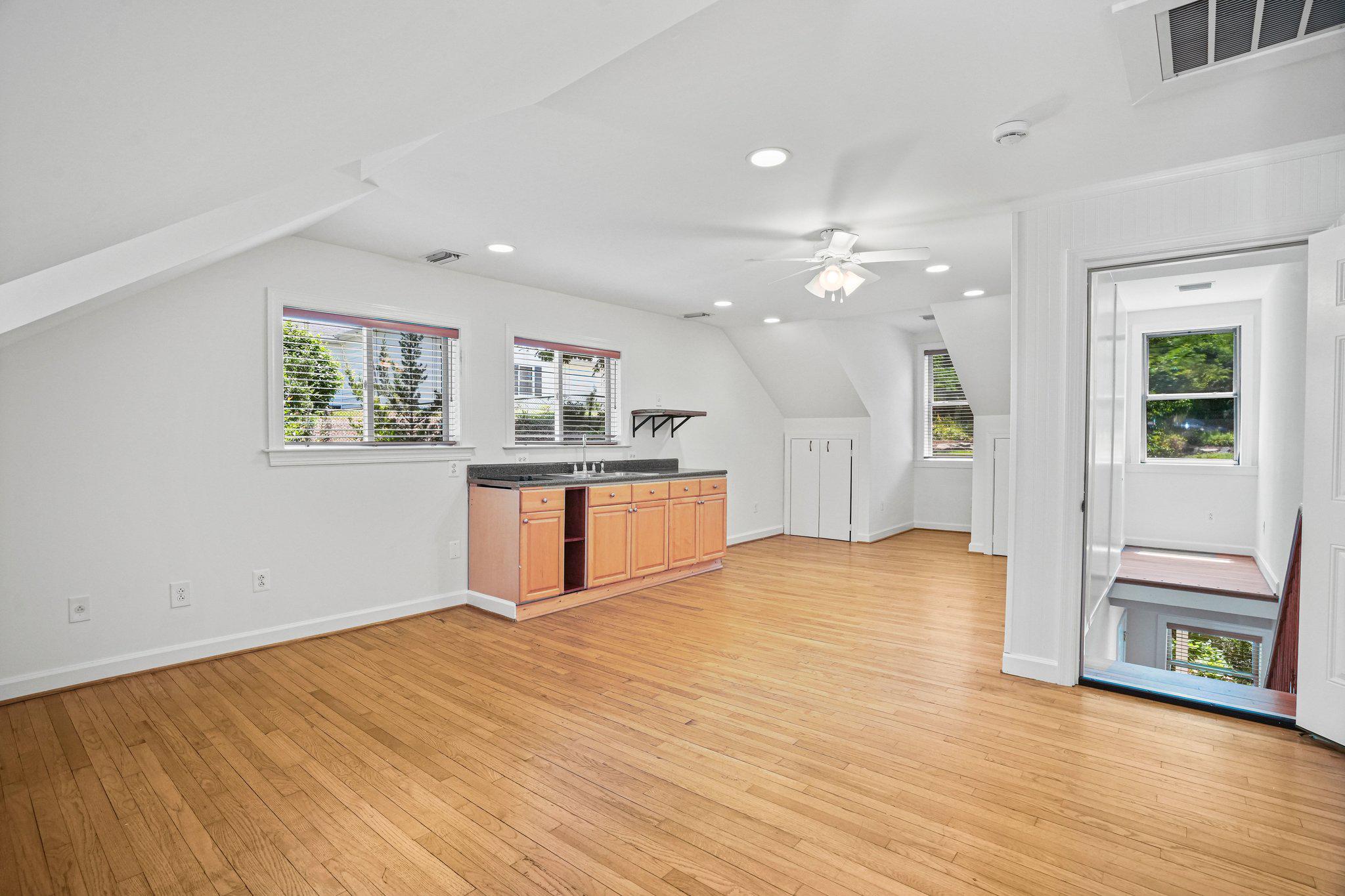 GUNSTON HEIGHTS - Residential