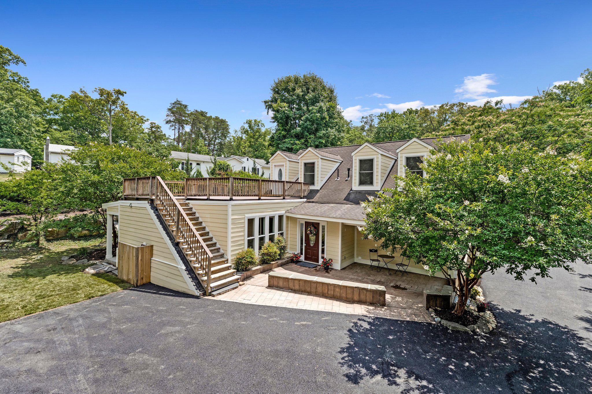 GUNSTON HEIGHTS - Residential