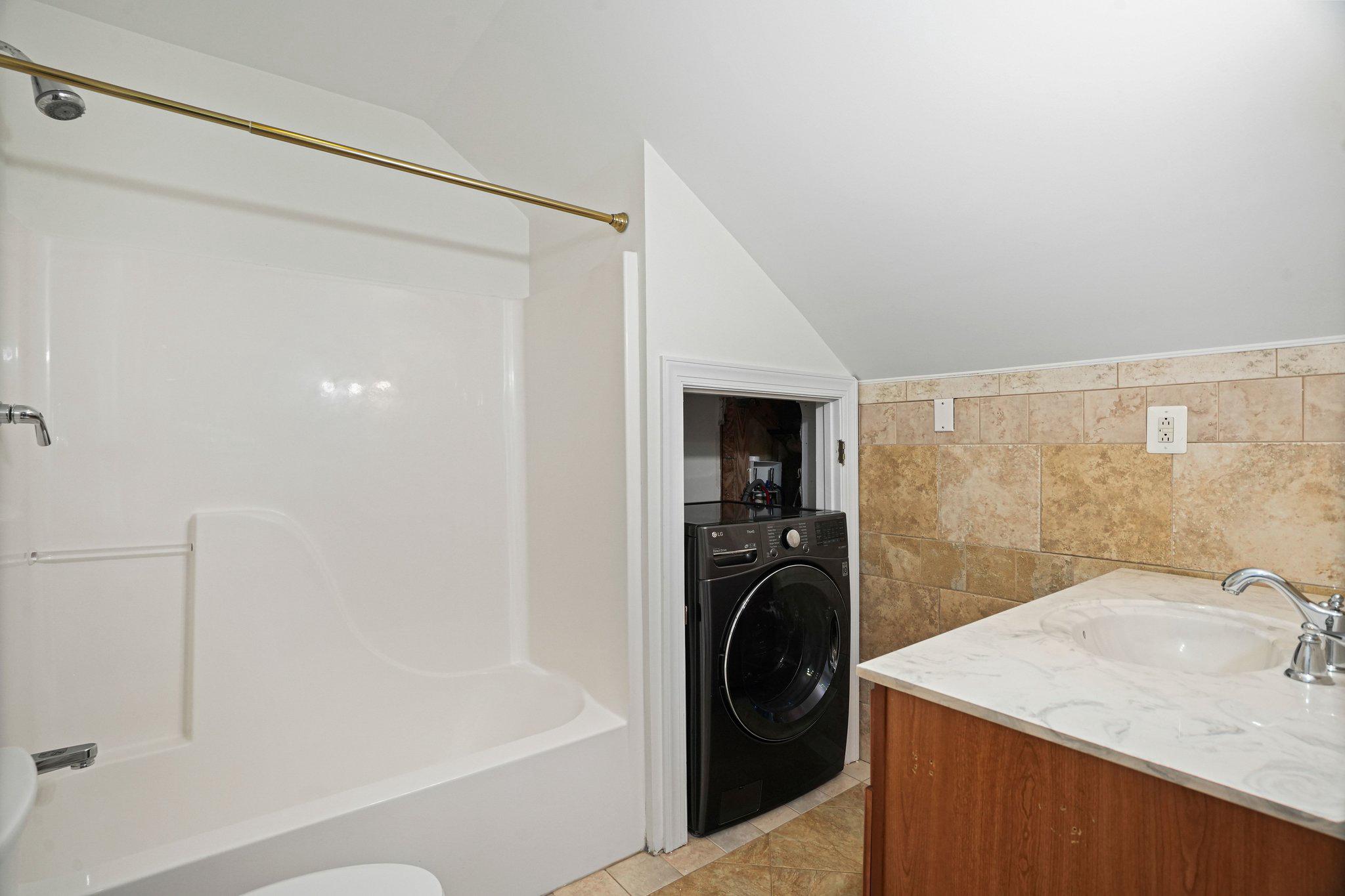 GUNSTON HEIGHTS - Residential