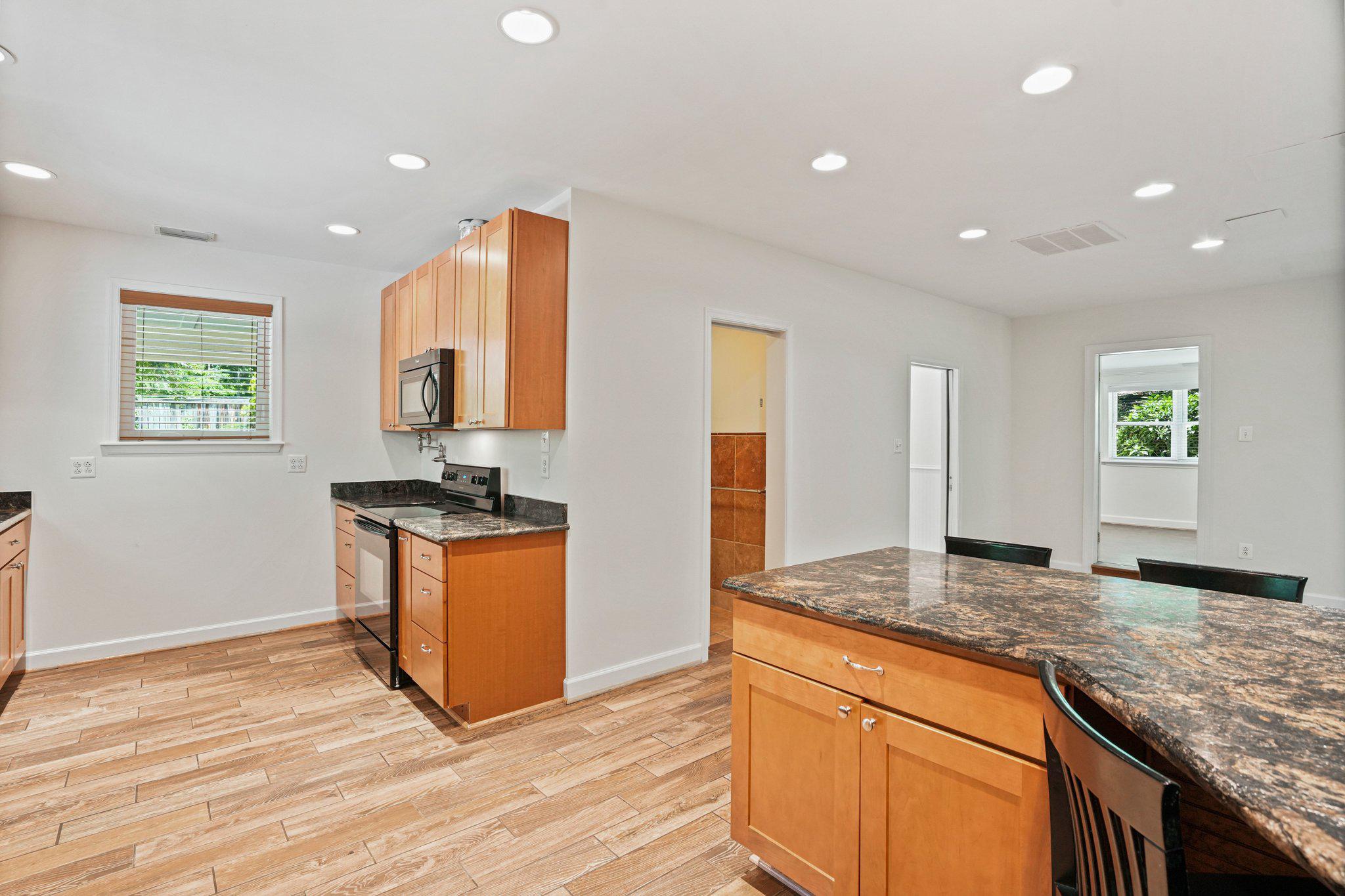 GUNSTON HEIGHTS - Residential