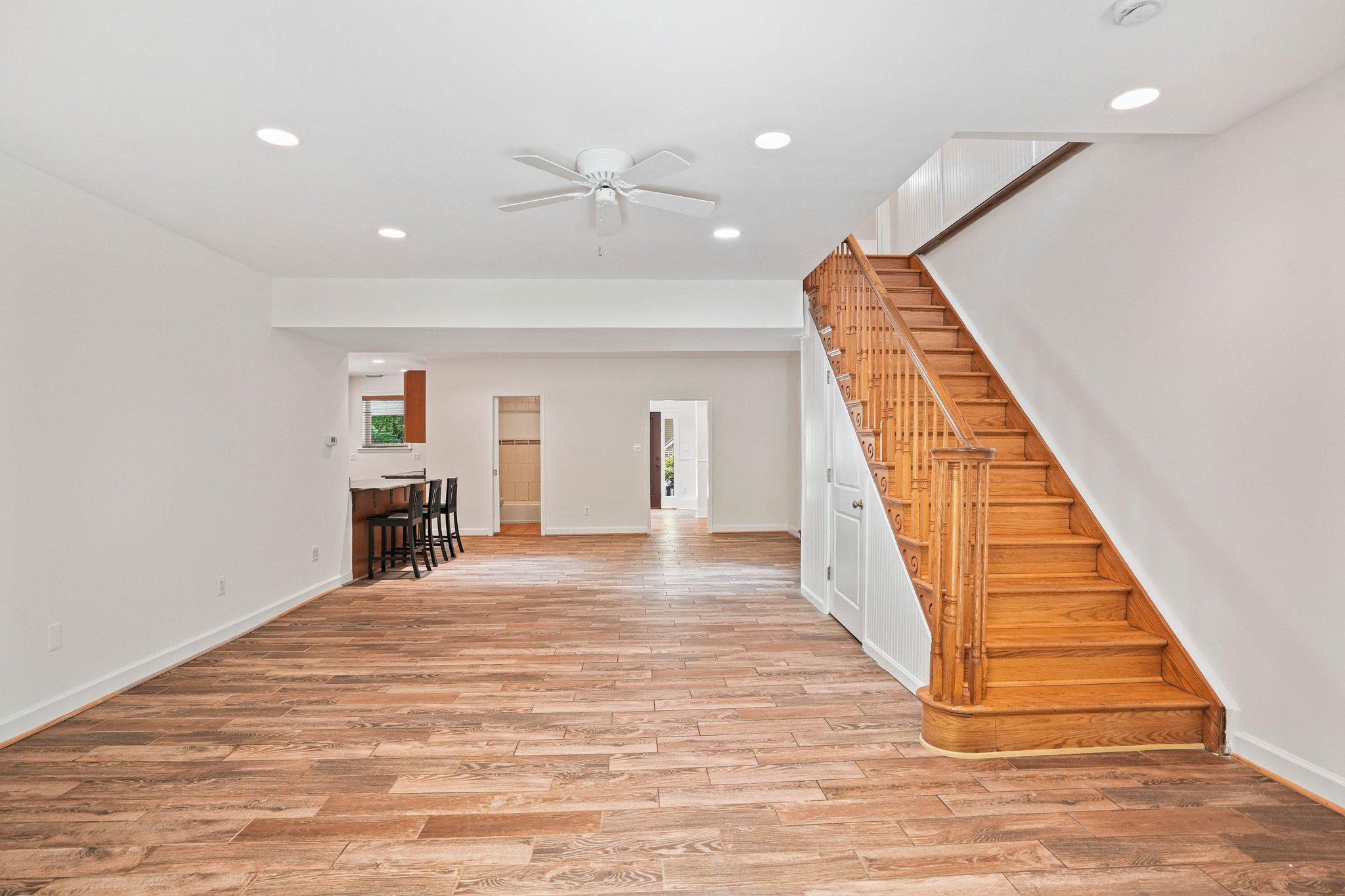 GUNSTON HEIGHTS - Residential