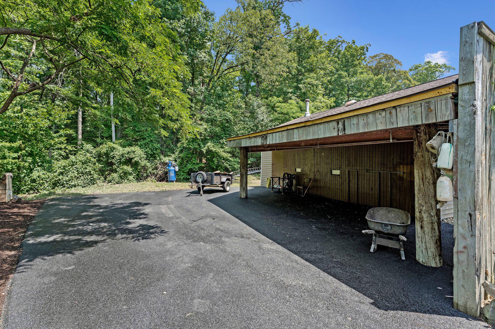 GUNSTON HEIGHTS - Residential
