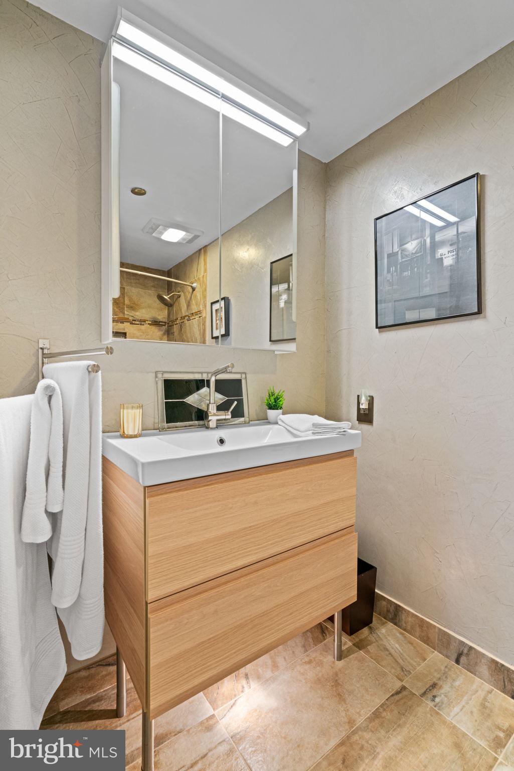 CRYSTAL PARK - Residential Lease