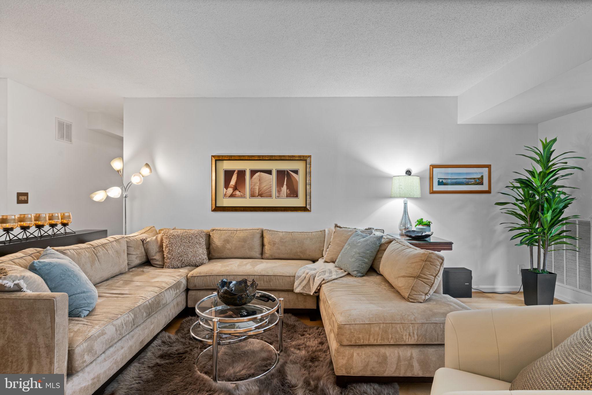 CRYSTAL PARK - Residential Lease