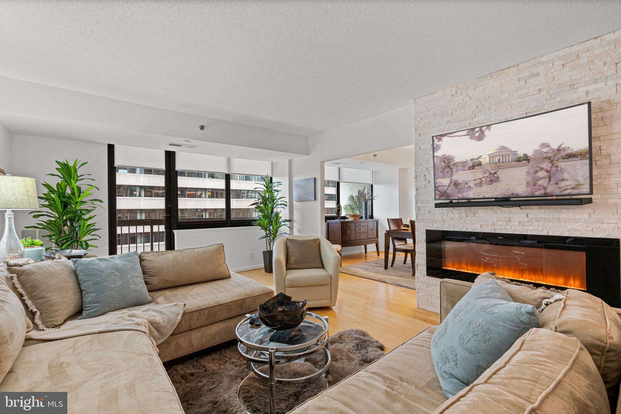 CRYSTAL PARK - Residential Lease