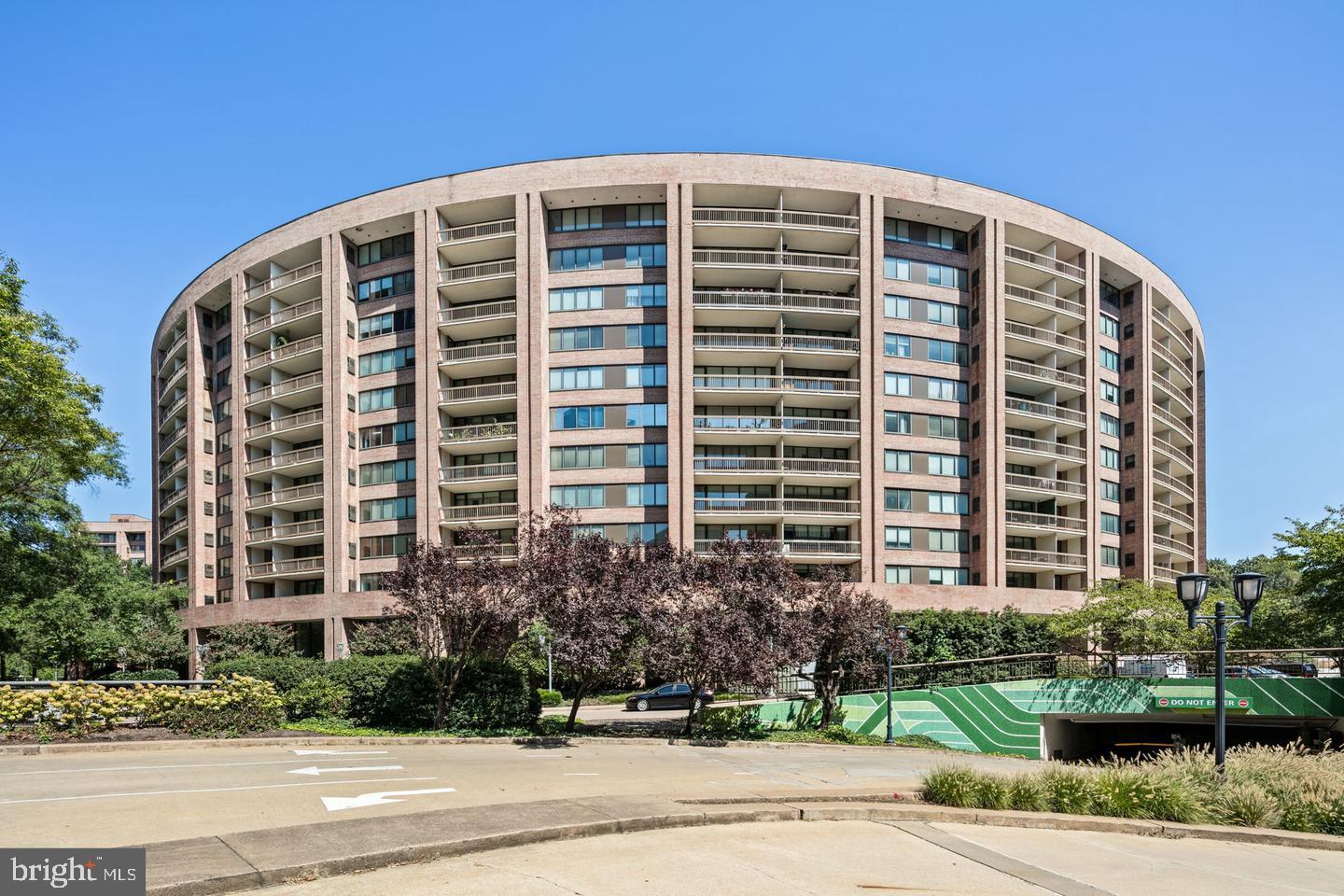 CRYSTAL PARK - Residential Lease