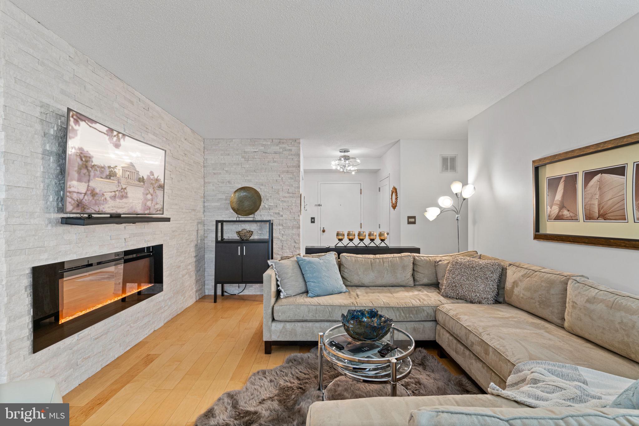 CRYSTAL PARK - Residential Lease