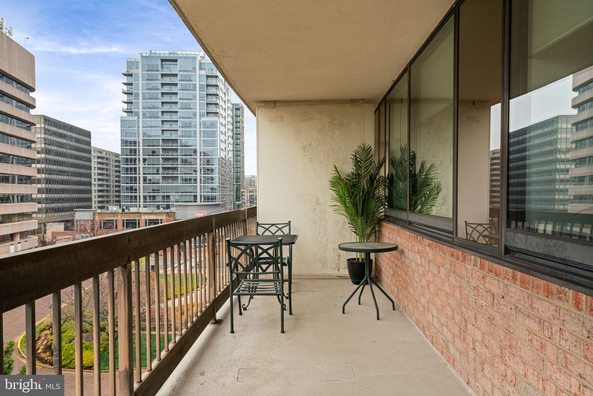 CRYSTAL PARK - Residential Lease
