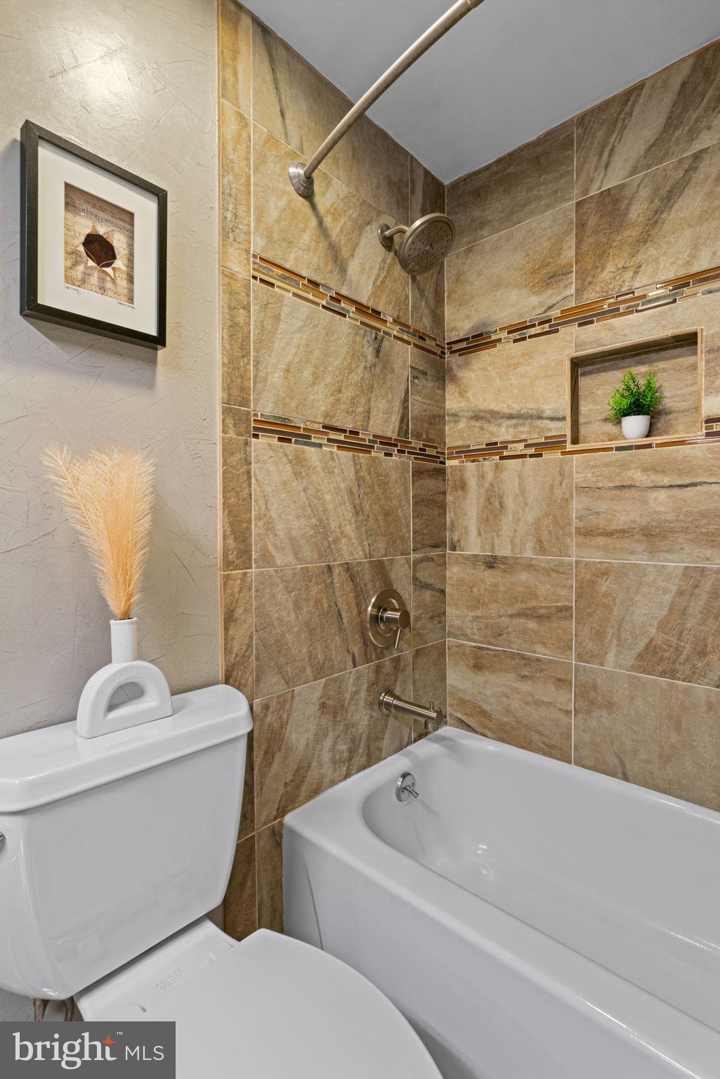 CRYSTAL PARK - Residential Lease