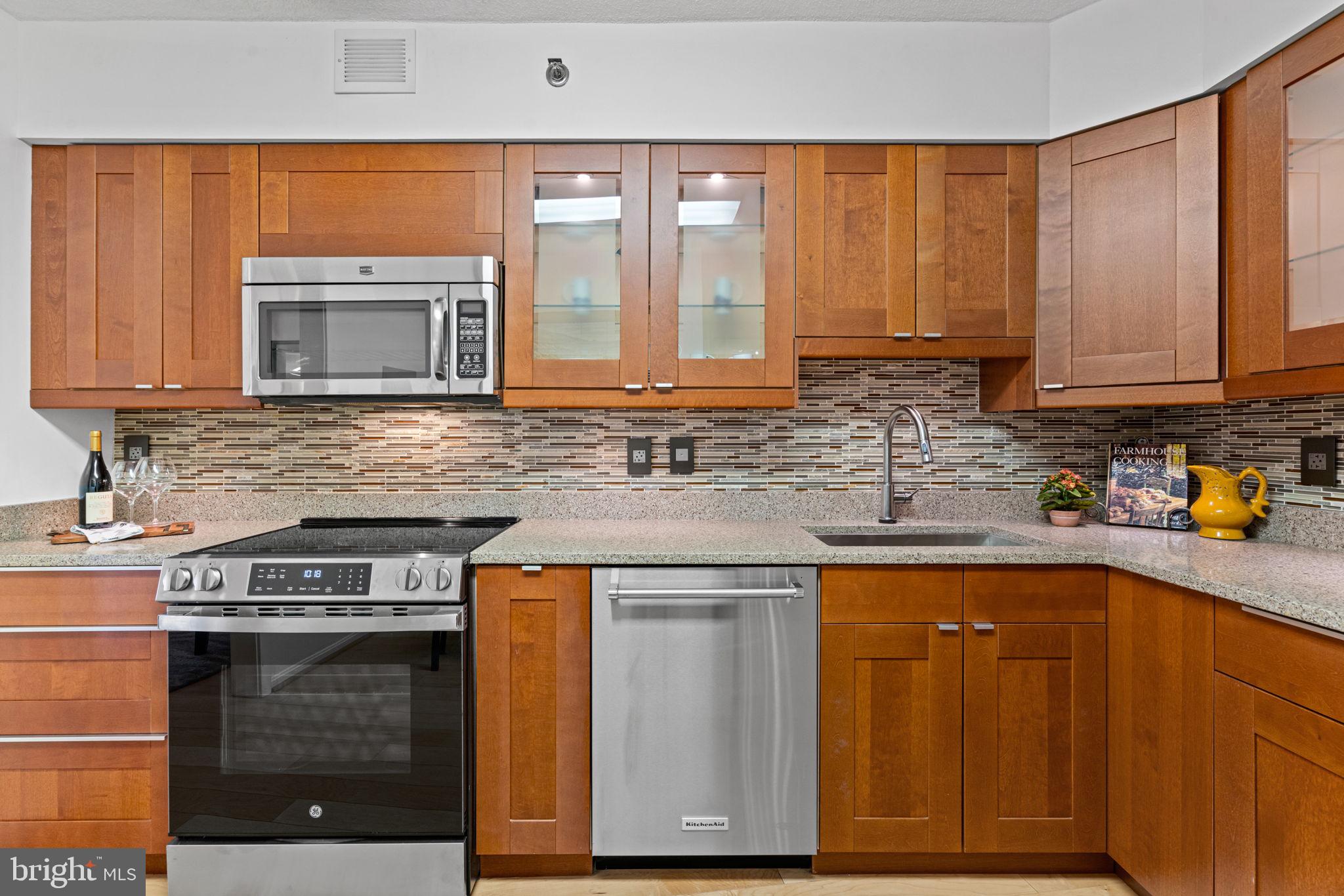 CRYSTAL PARK - Residential Lease
