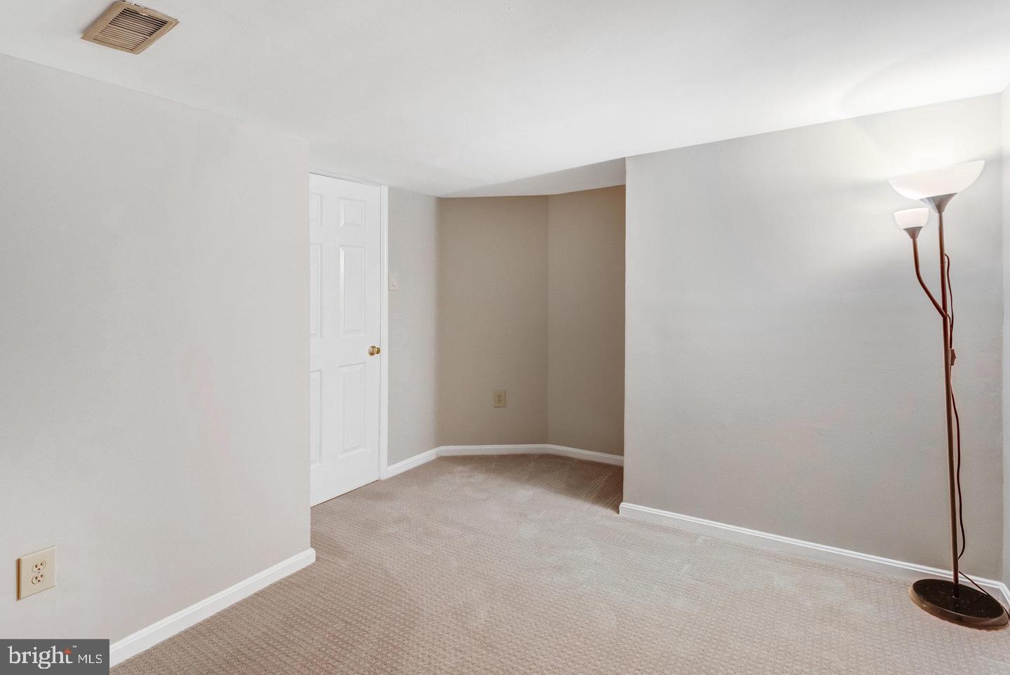 LAKE RIDGE - Residential Lease