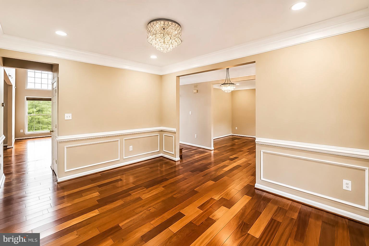 KINGS CROSSING - Residential