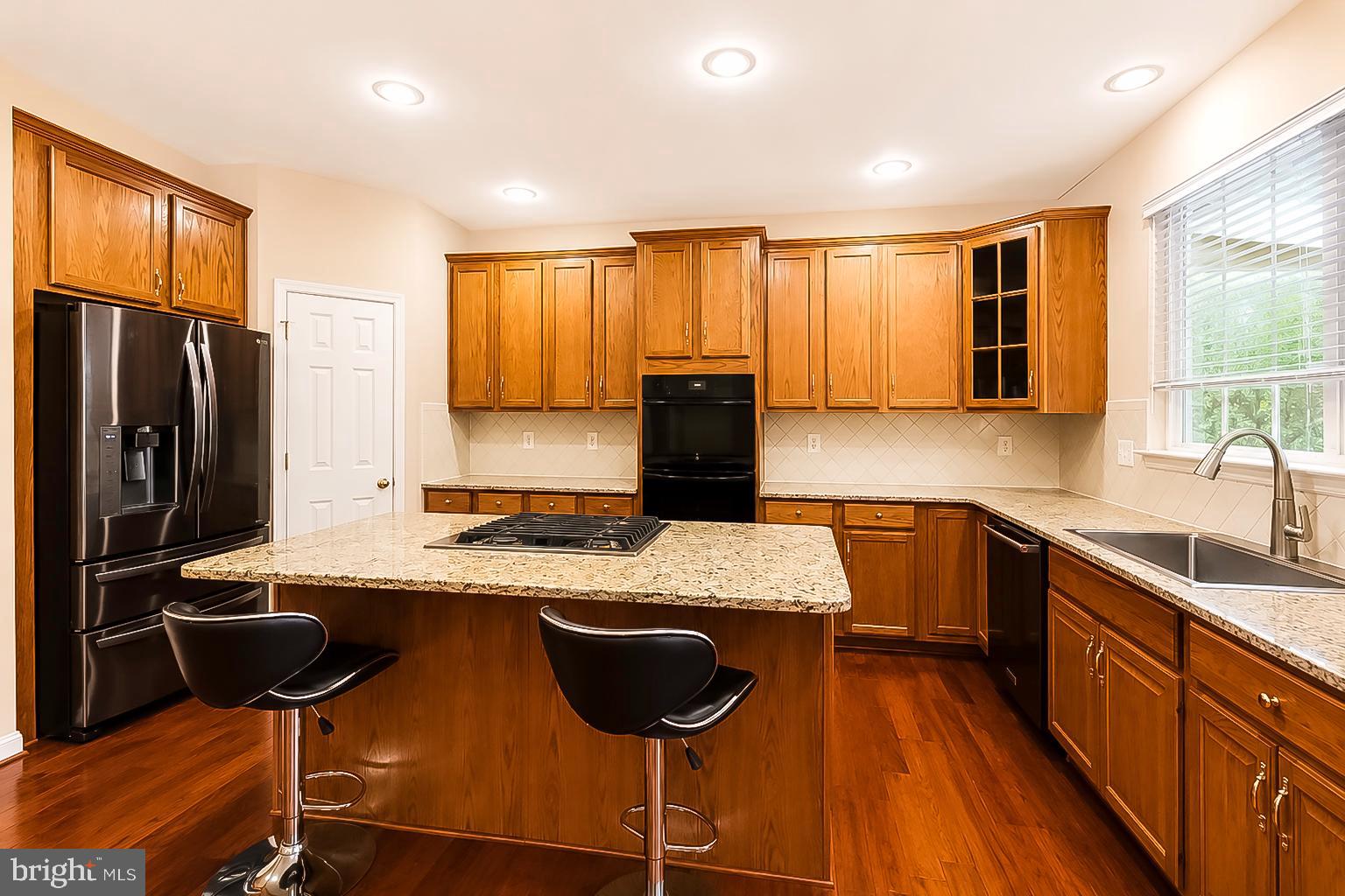 KINGS CROSSING - Residential