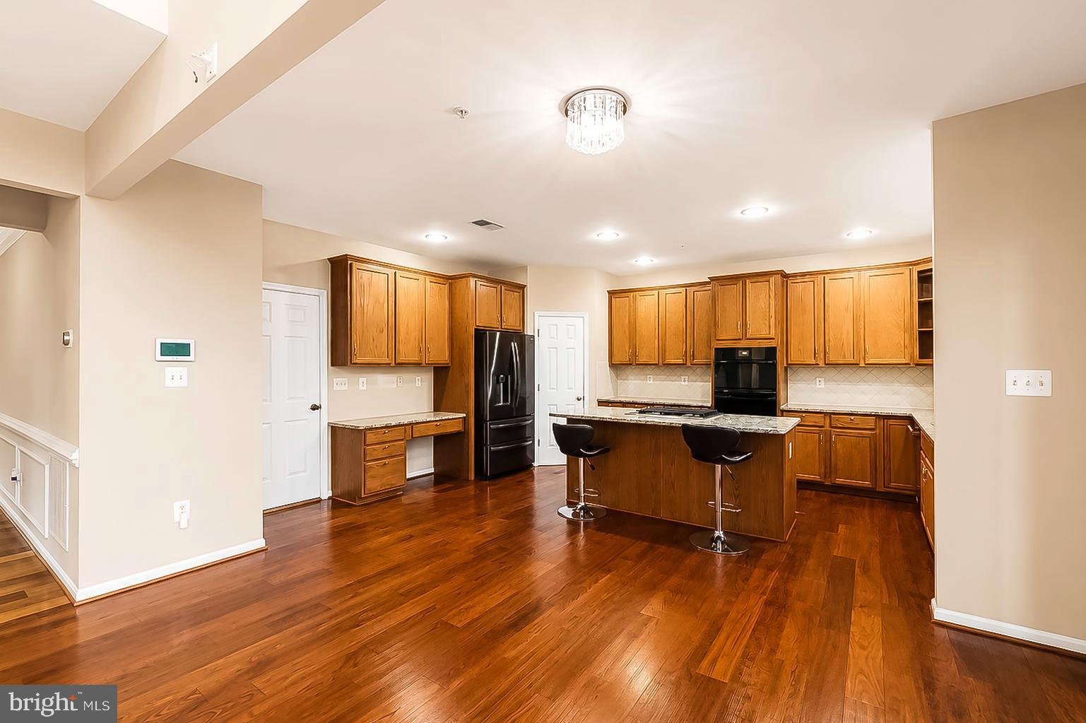 KINGS CROSSING - Residential