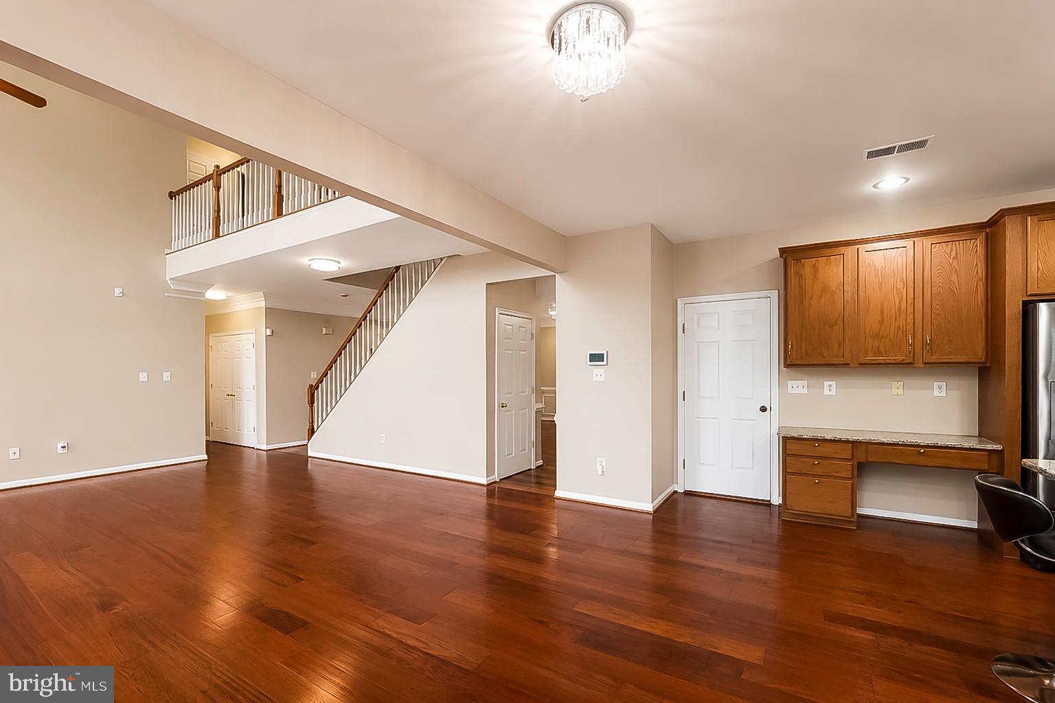 KINGS CROSSING - Residential