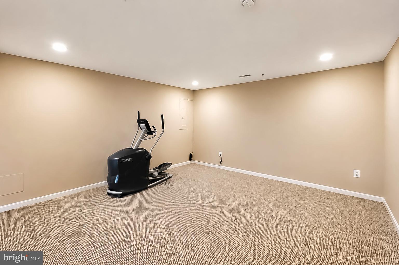 KINGS CROSSING - Residential