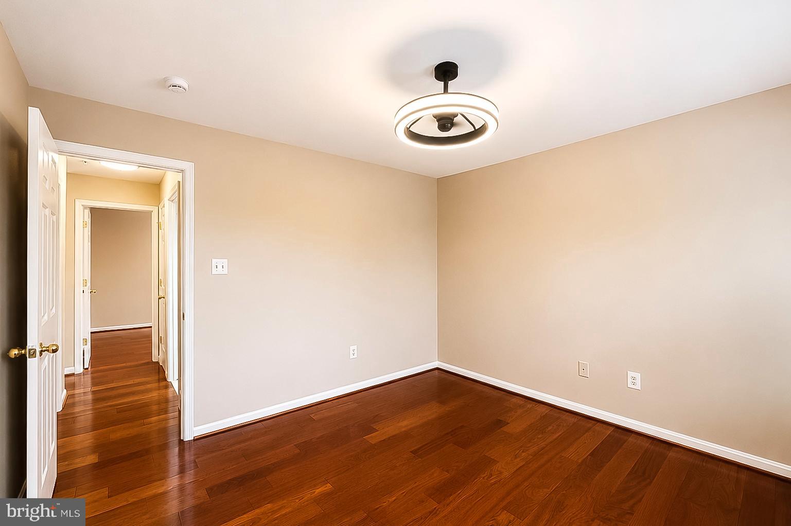 KINGS CROSSING - Residential