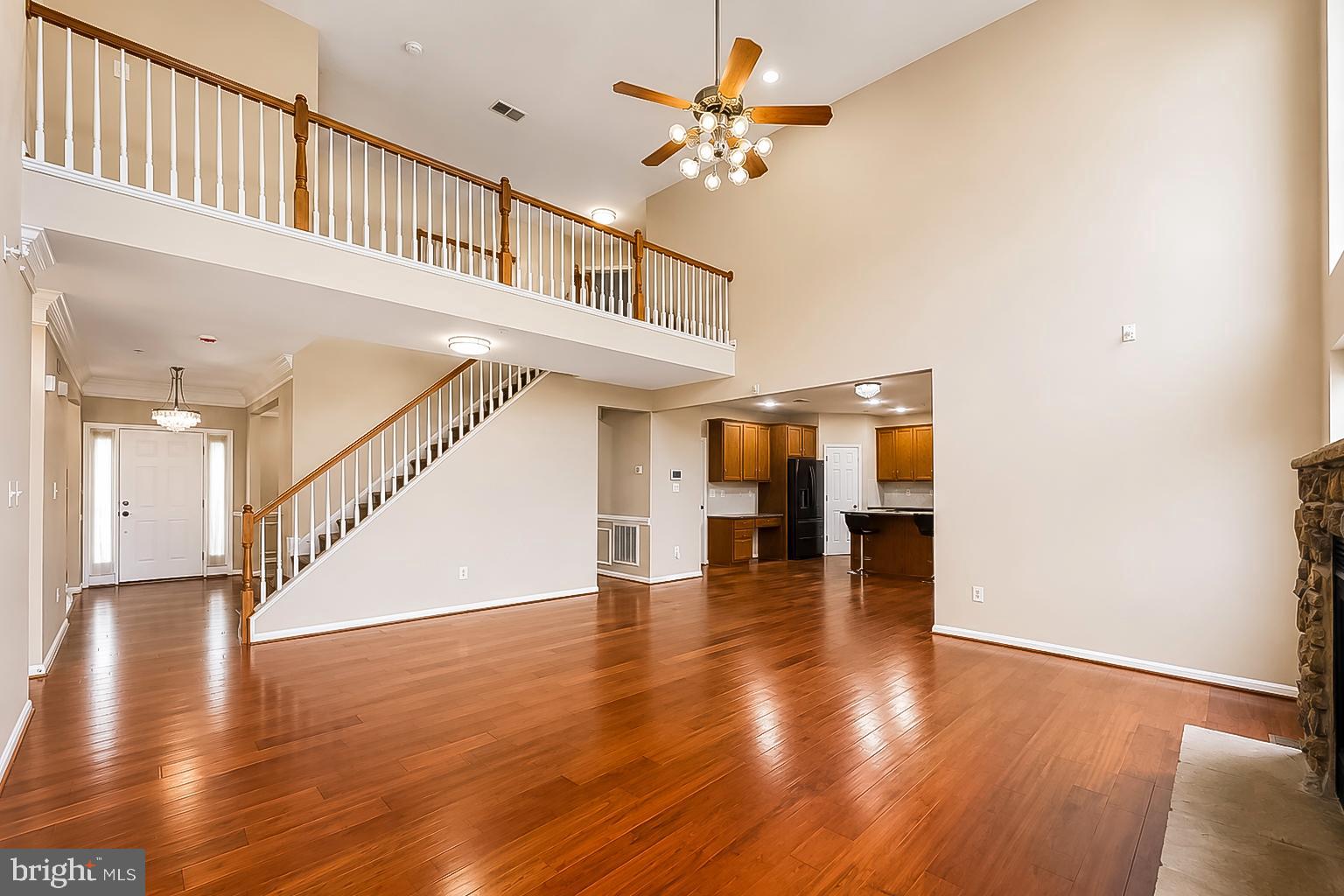 KINGS CROSSING - Residential