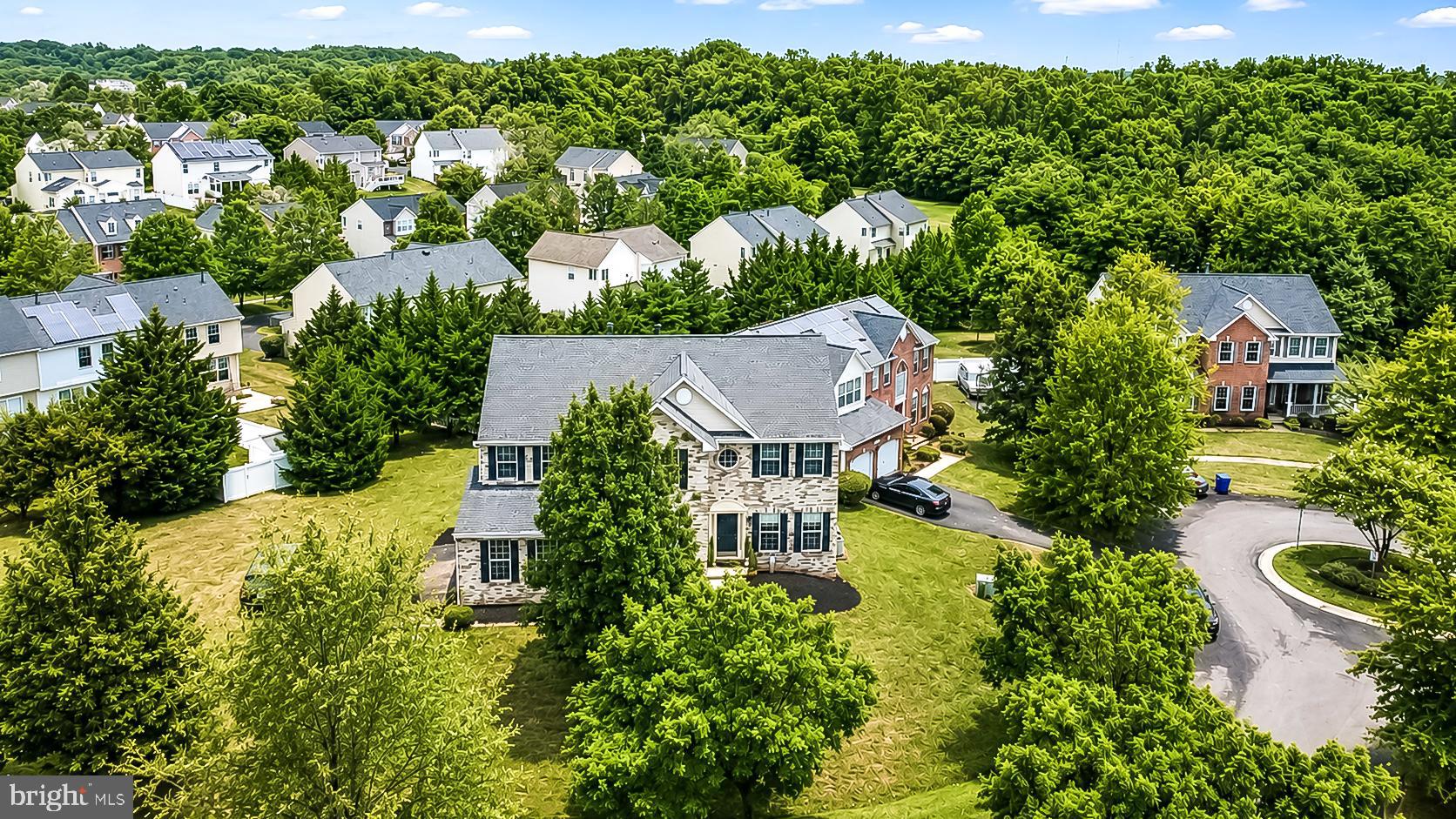 KINGS CROSSING - Residential