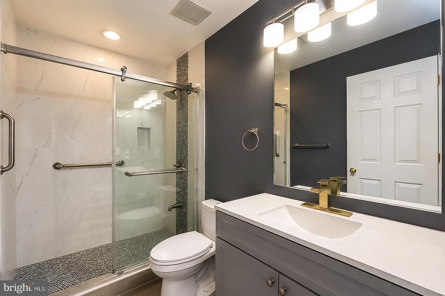 KINGS CROSSING - Residential