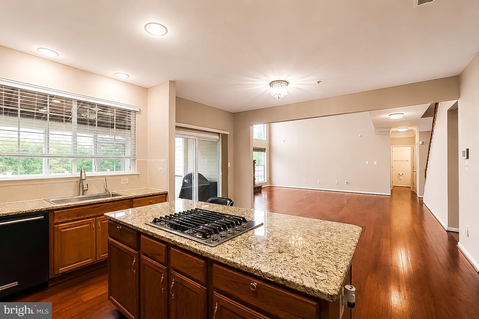 KINGS CROSSING - Residential
