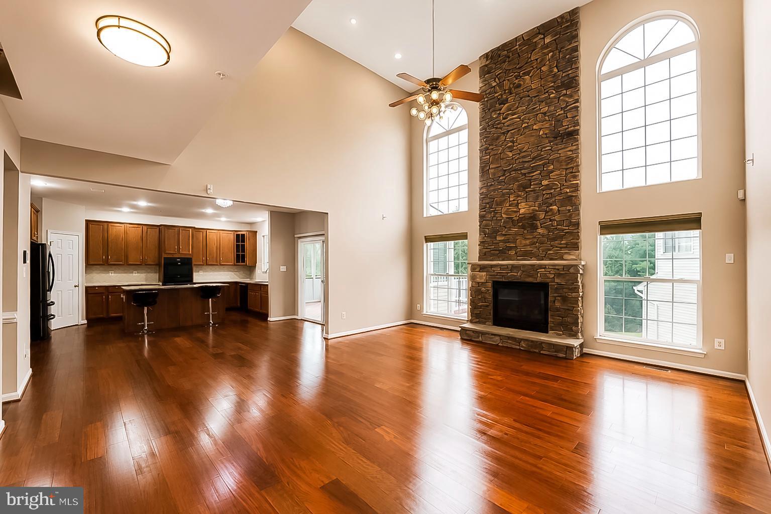 KINGS CROSSING - Residential