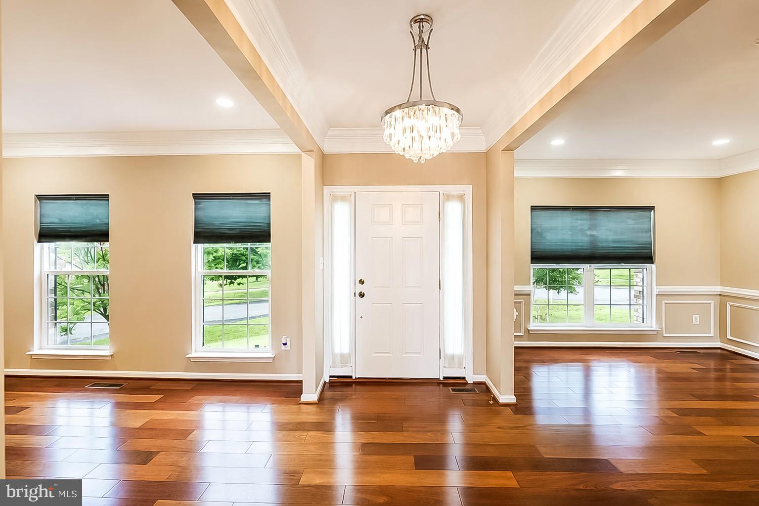 KINGS CROSSING - Residential
