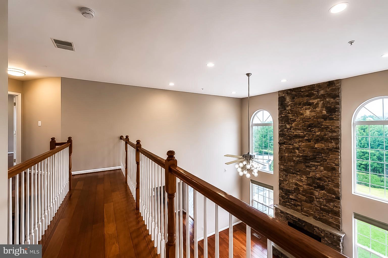 KINGS CROSSING - Residential