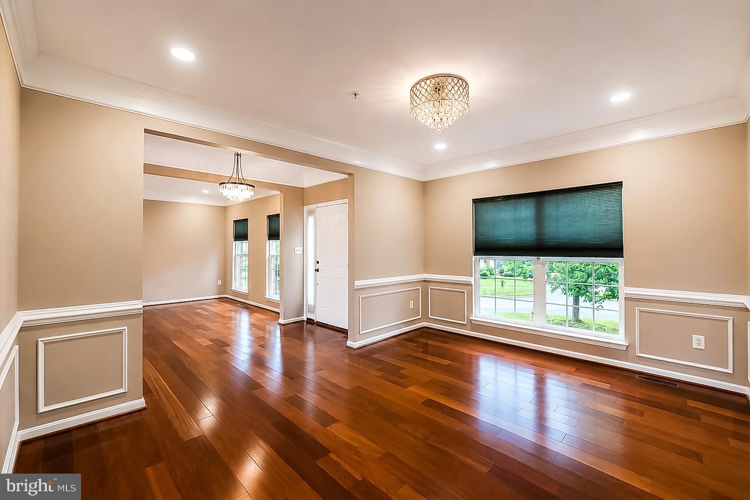 KINGS CROSSING - Residential
