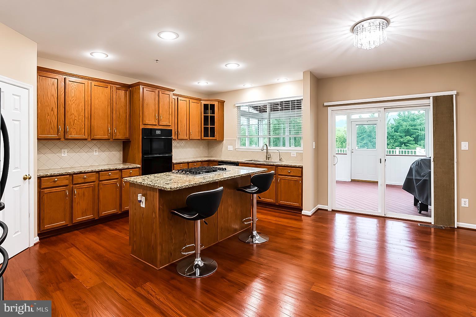 KINGS CROSSING - Residential