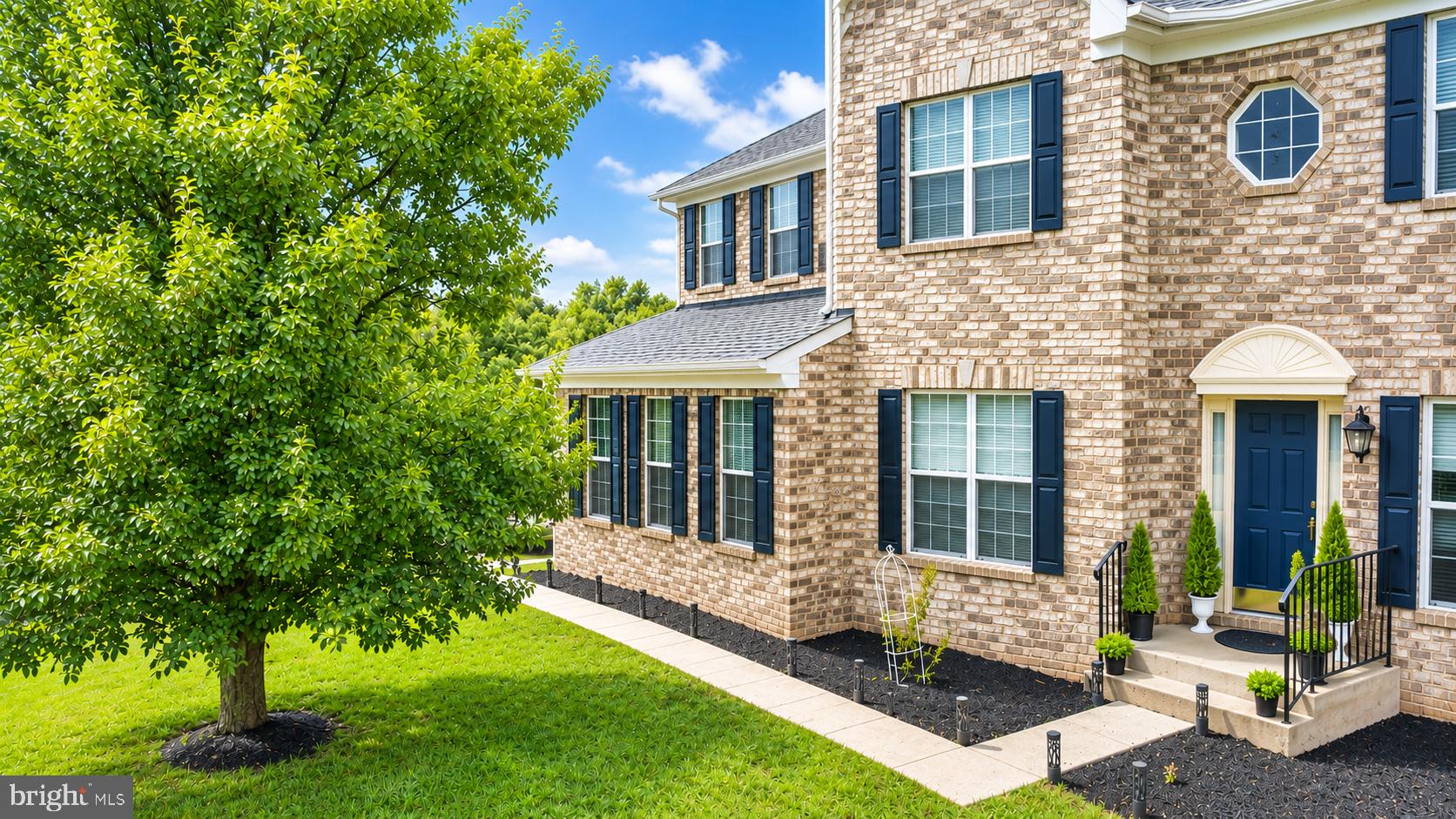 KINGS CROSSING - Residential