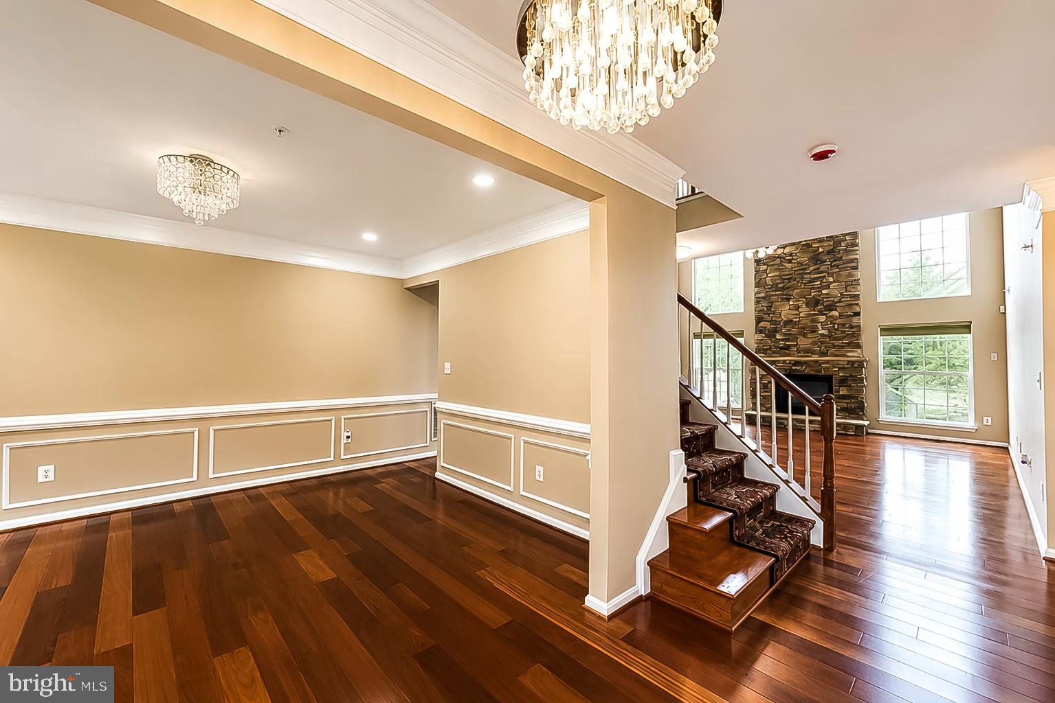 KINGS CROSSING - Residential