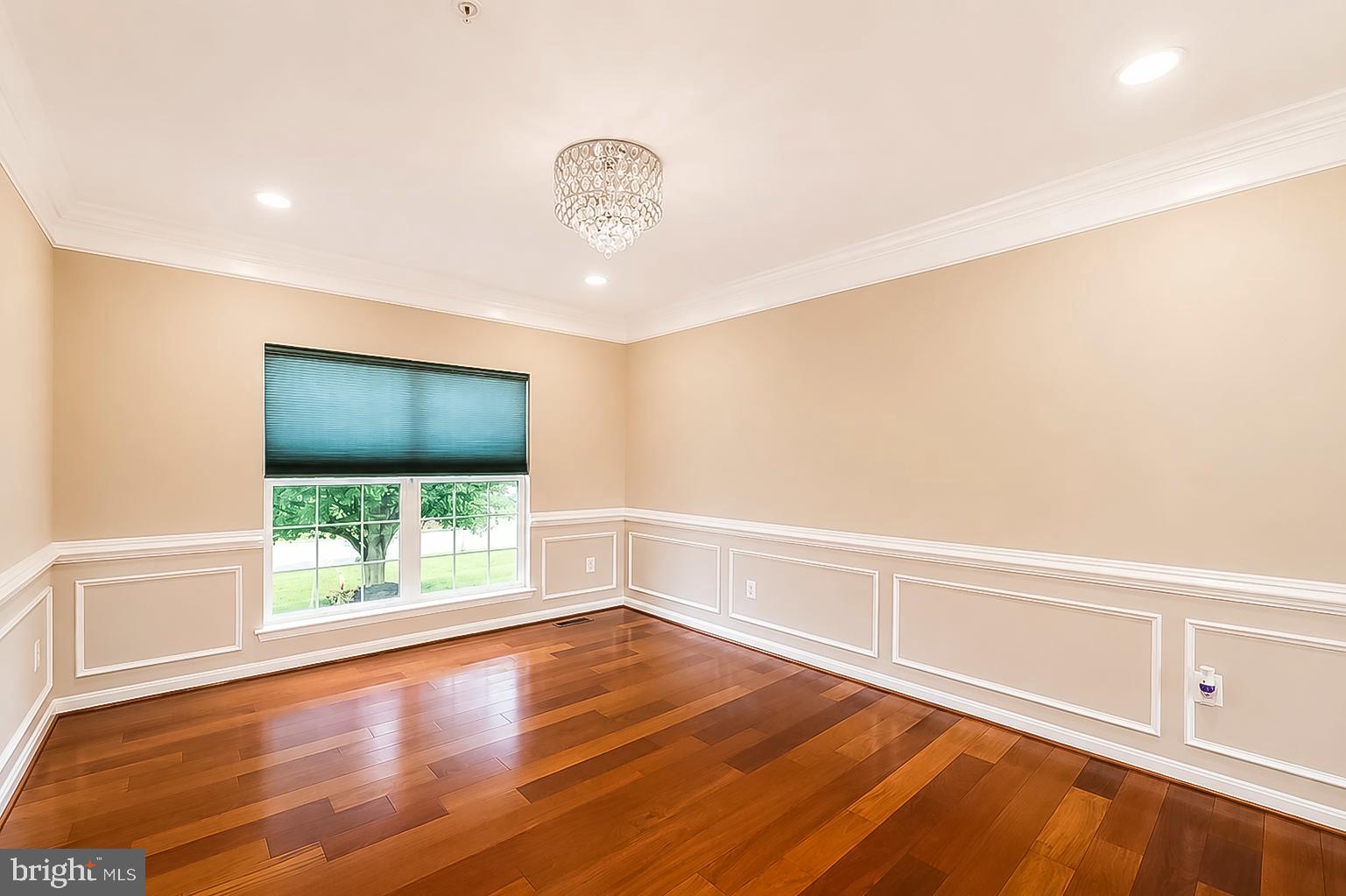 KINGS CROSSING - Residential