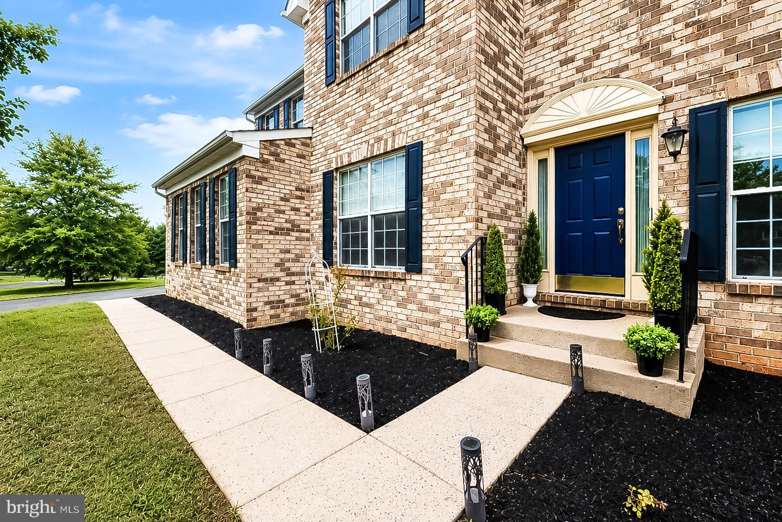 KINGS CROSSING - Residential