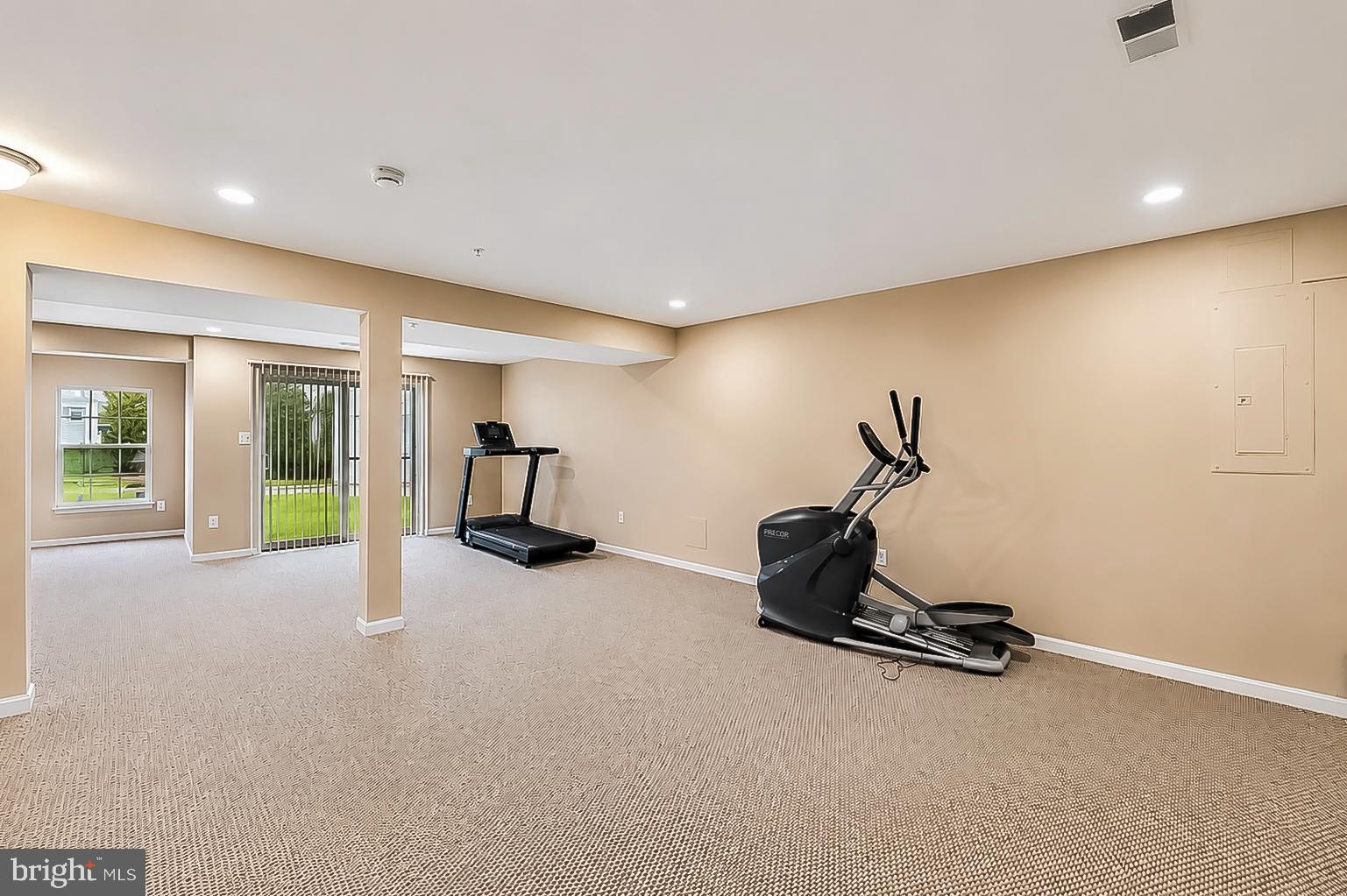 KINGS CROSSING - Residential
