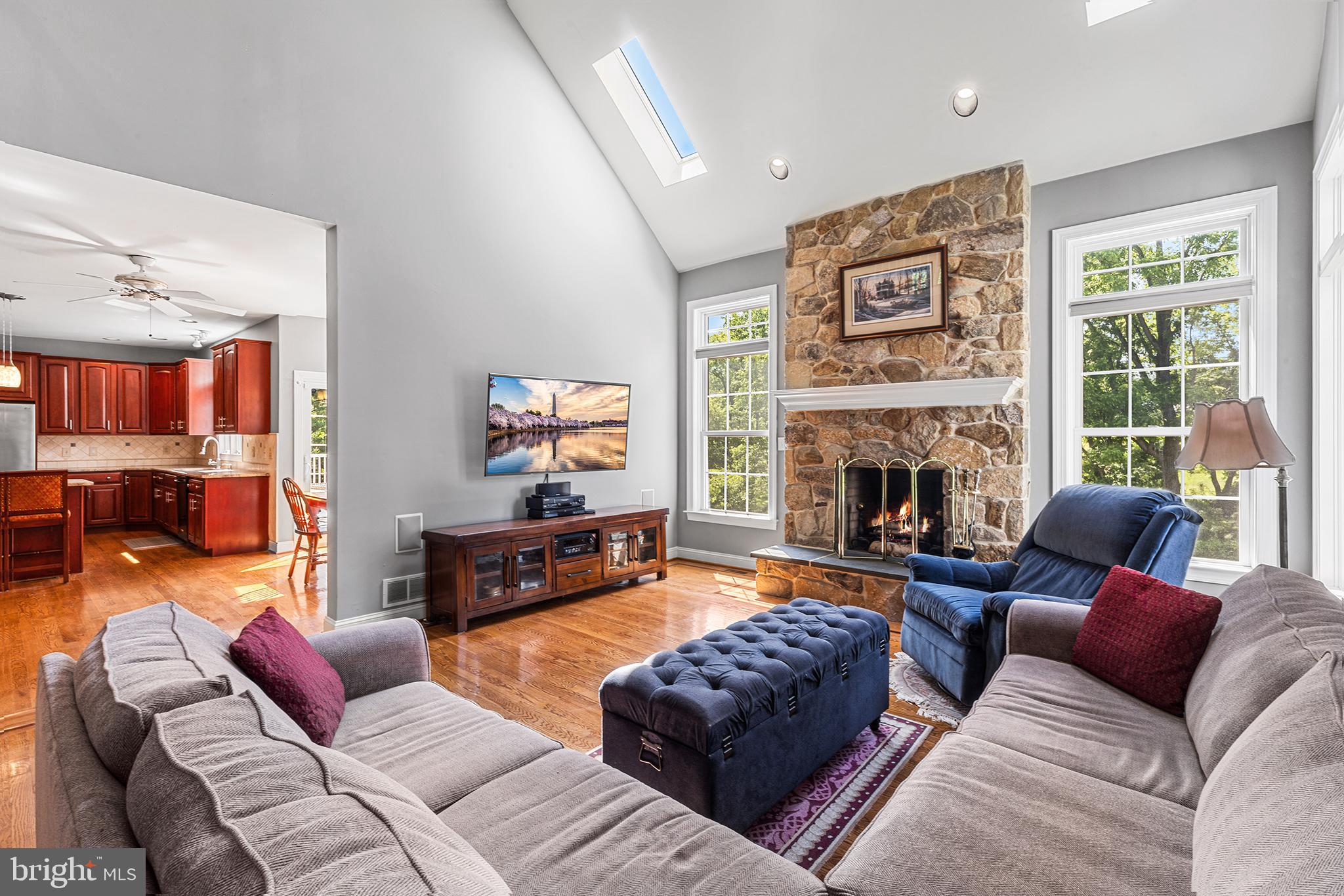 DEER POINTE - Residential