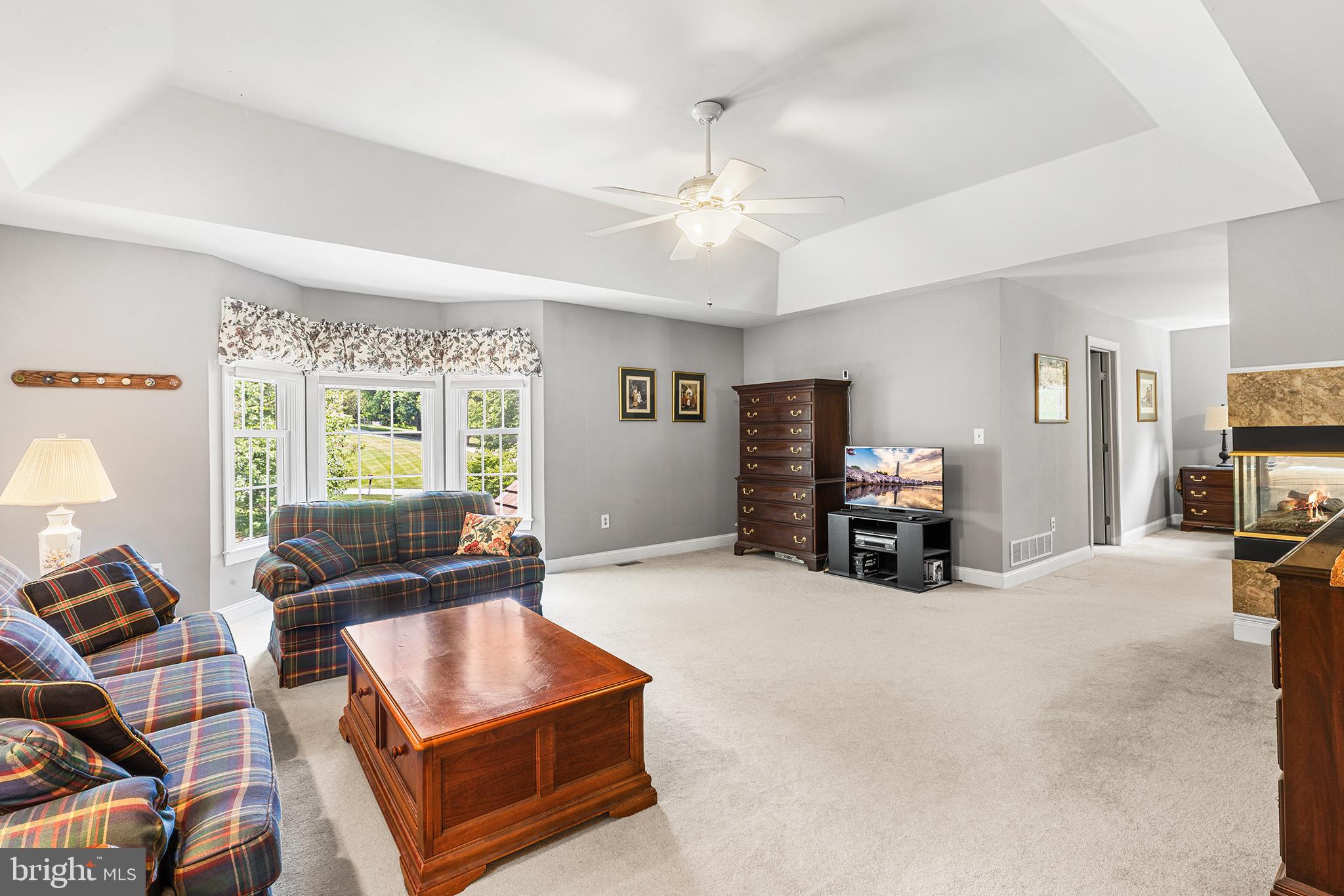 DEER POINTE - Residential