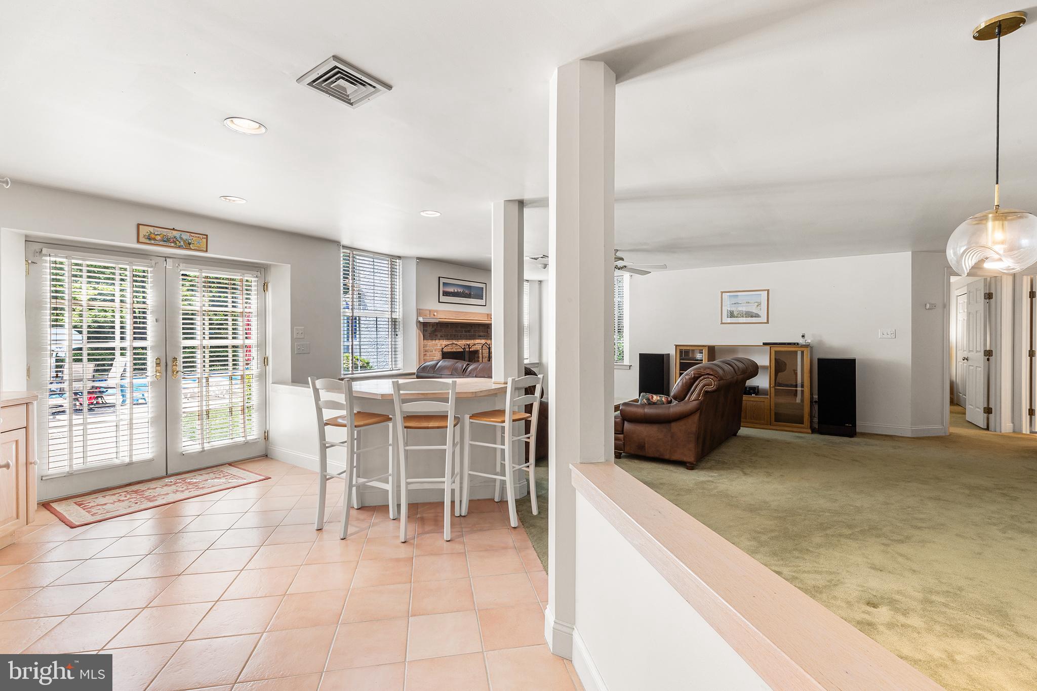 DEER POINTE - Residential