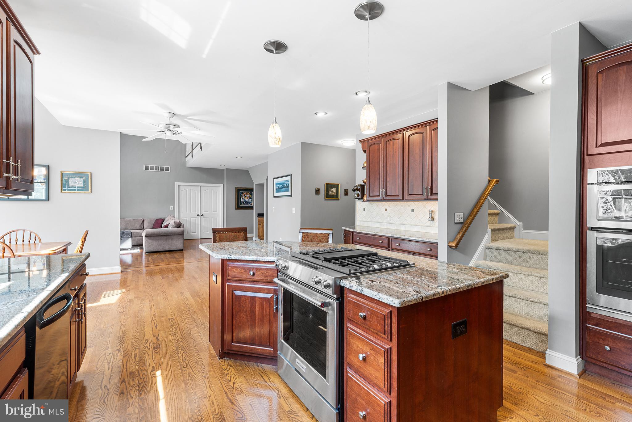 DEER POINTE - Residential
