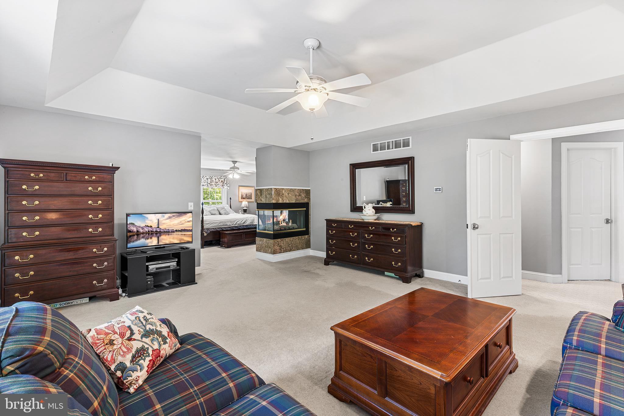 DEER POINTE - Residential