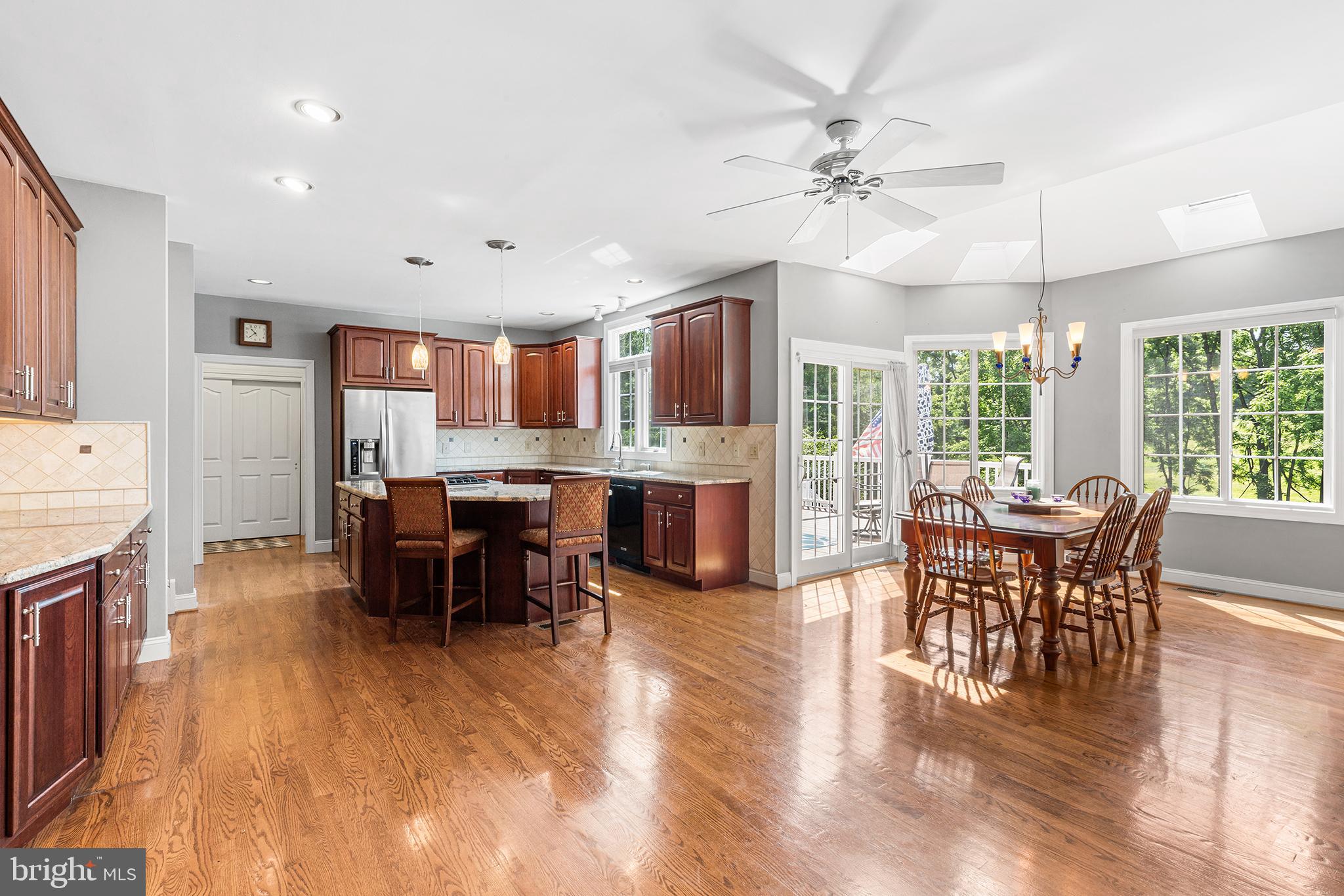 DEER POINTE - Residential