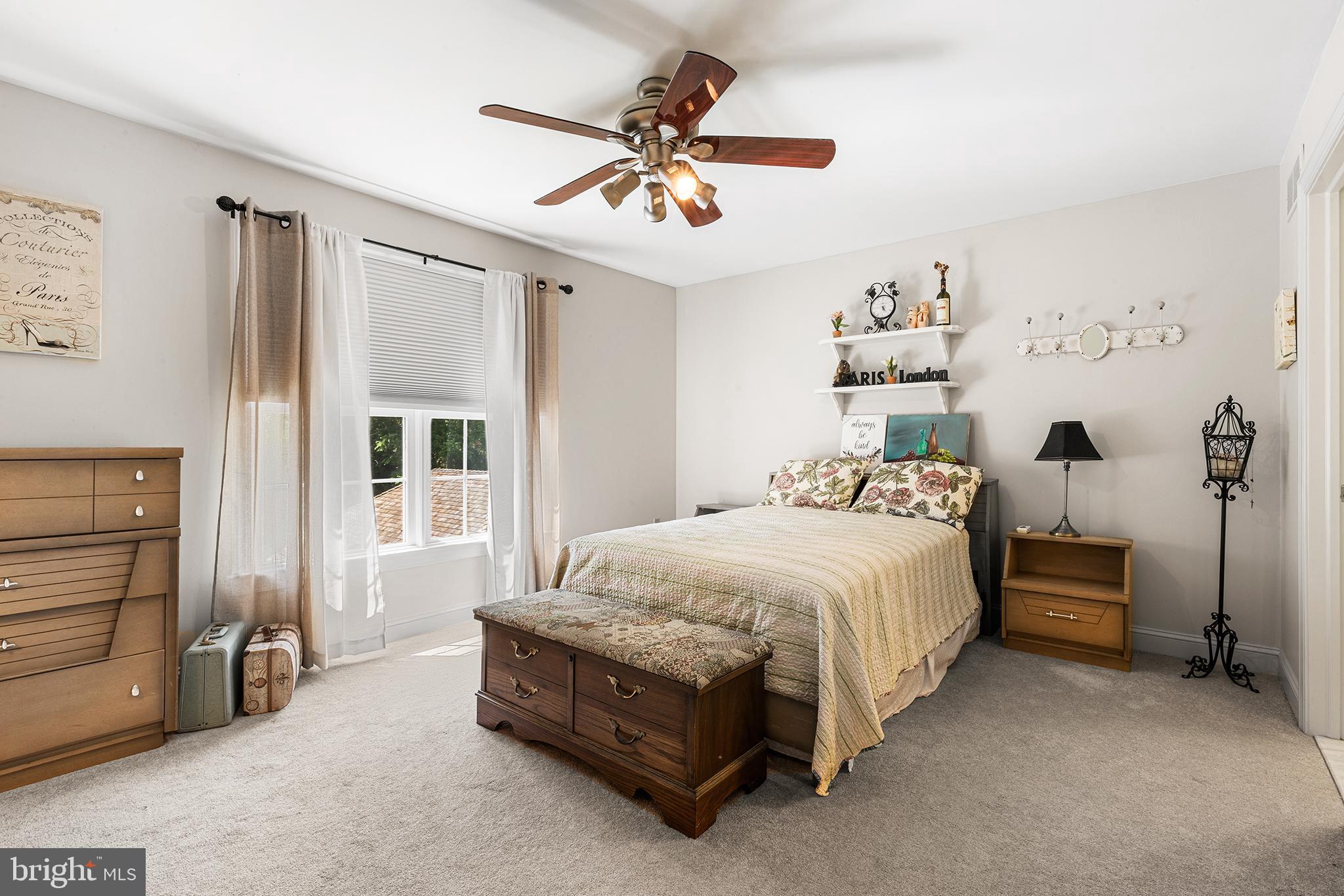 DEER POINTE - Residential