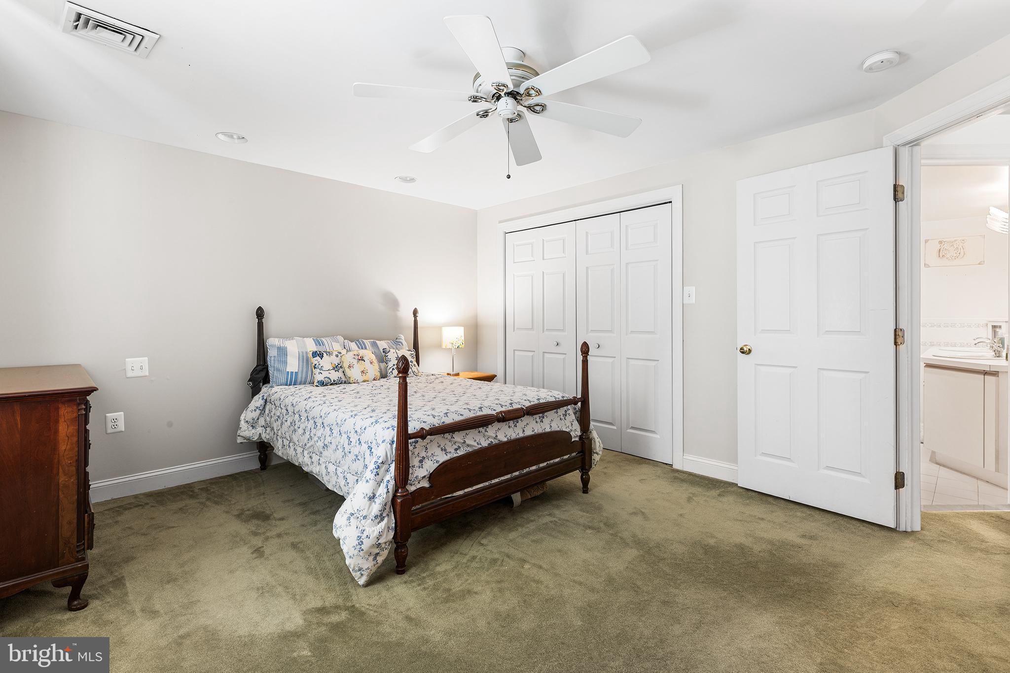 DEER POINTE - Residential