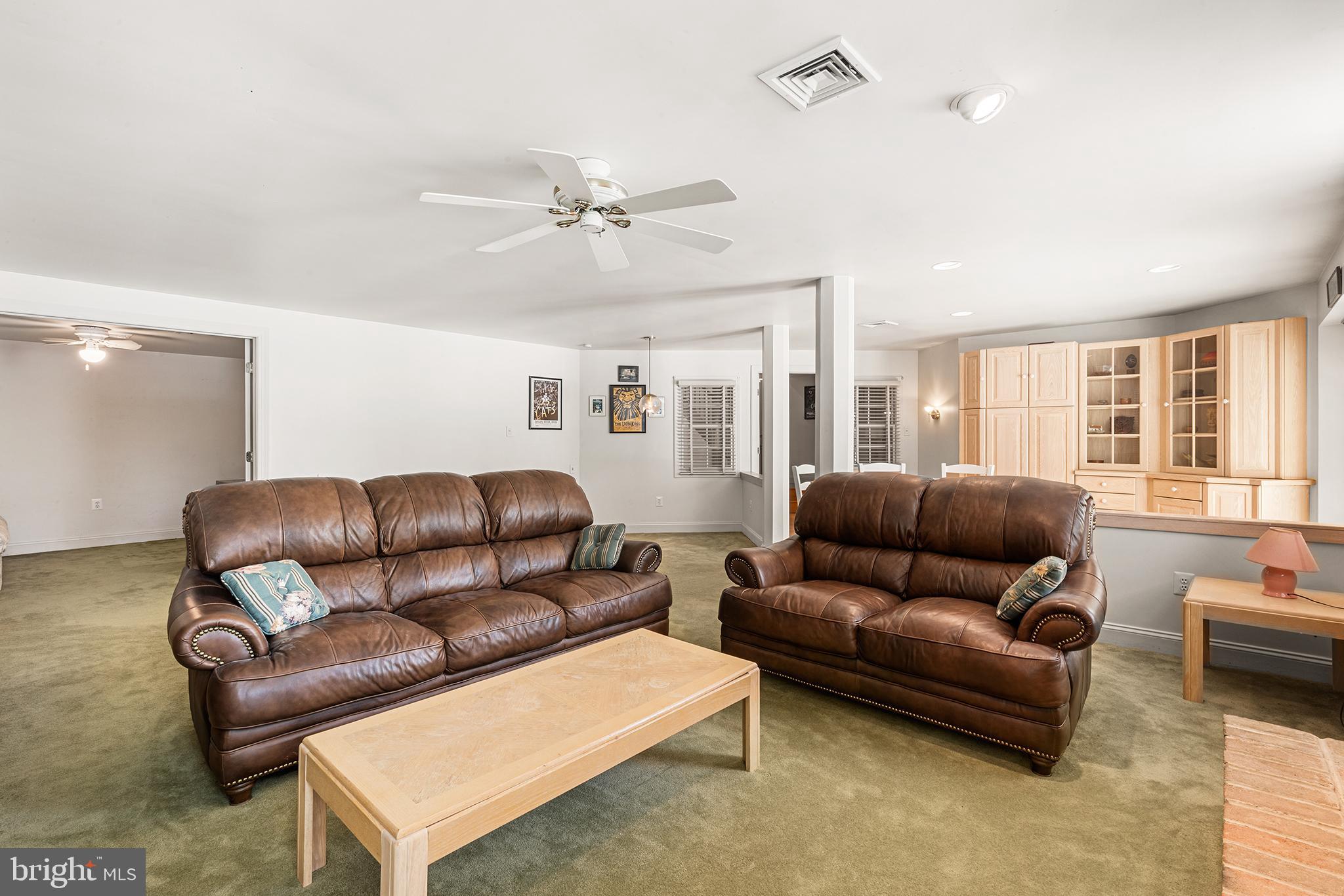 DEER POINTE - Residential