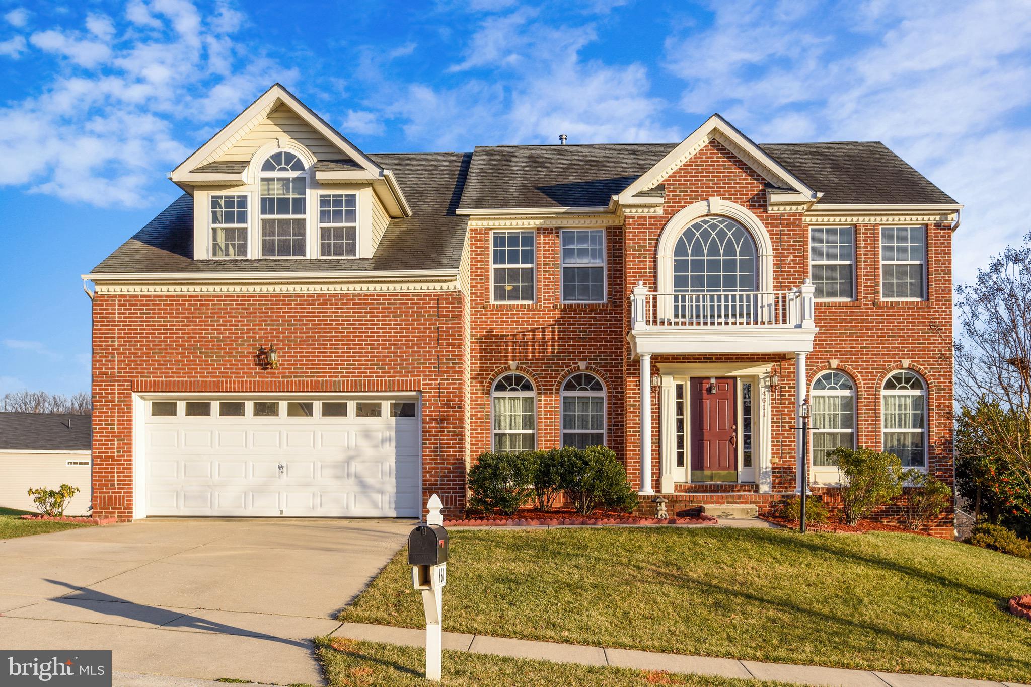OVER 3000 SQ. FT W/ A 2 STORY FOYER, WOOD FLOORS, FORMAL LIVING & DINING ROOMS, MAIN FLOOR OFFICE/DEN, GOURMET KITCHEN W/ GRANITE THAT OPENS UP TO A SUNROOM & A TWO STORY FAMILY ROOM W/ A GAS FIREPLACE. LARGE PRIMARY SUITE W/ WALK IN CLOSETS, SITTING AREA & HIGH CEILINGS.  PRIMARY BATH WITH DOUBLE SINKS, LARGE TUB & SEPARATE SHOWER. LAUNDRY ROOM ON THE MAIN FLOOR