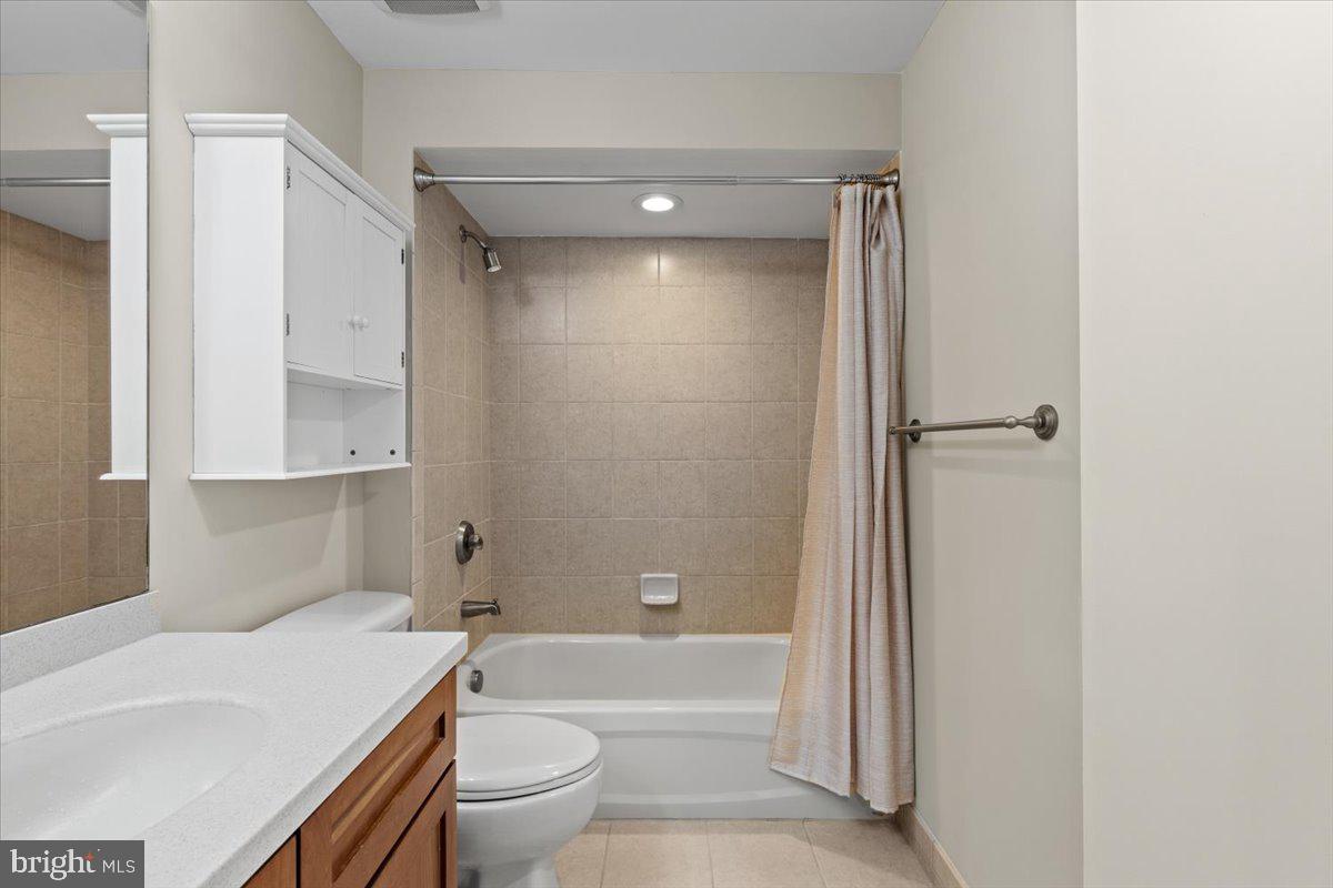RED CEDAR WEST - Residential