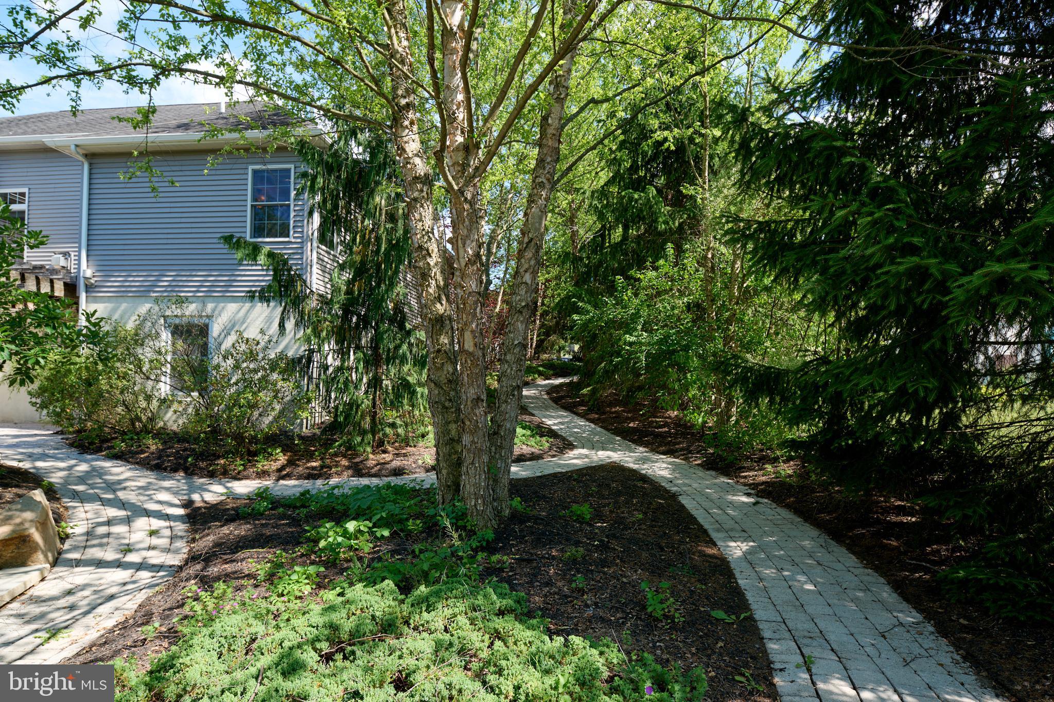 HAMPTON HILLS - Residential