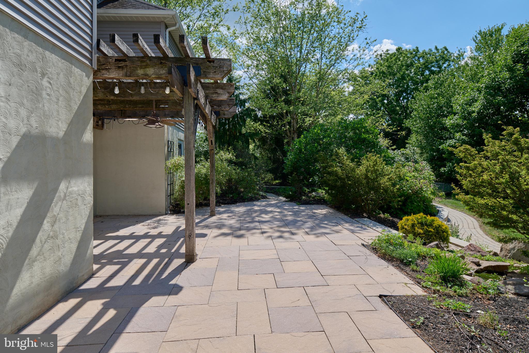 HAMPTON HILLS - Residential