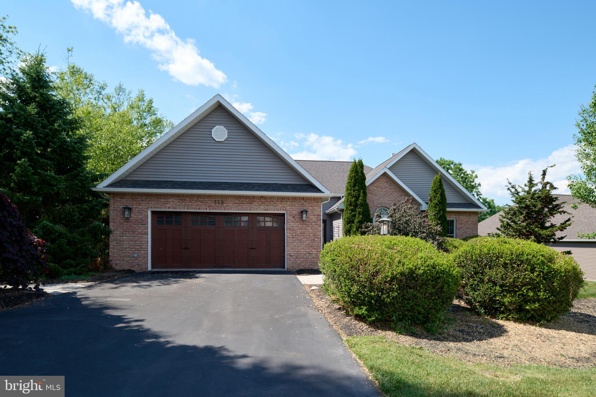 HAMPTON HILLS - Residential