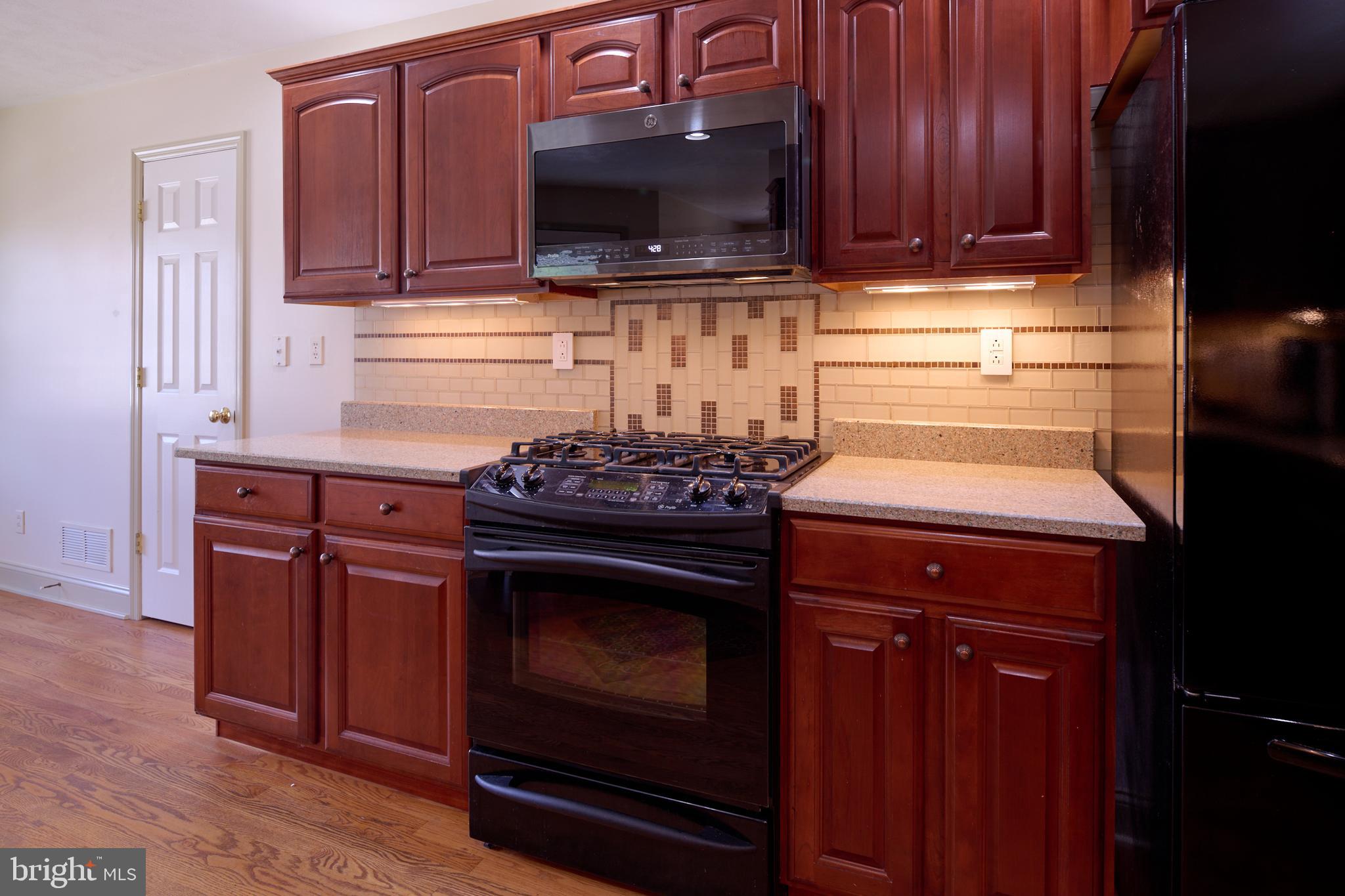 HAMPTON HILLS - Residential